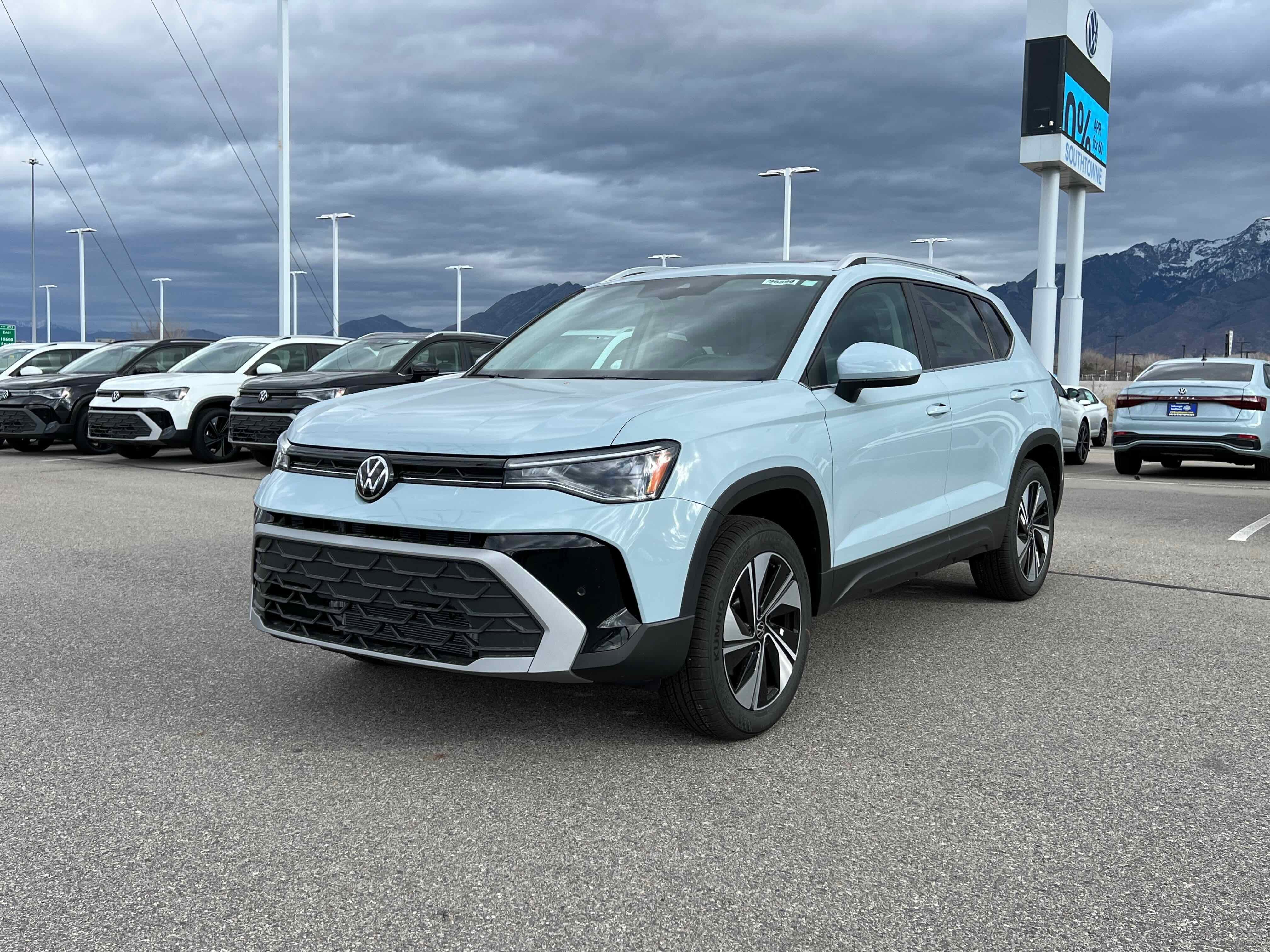 2026 Volkswagen Taos SE