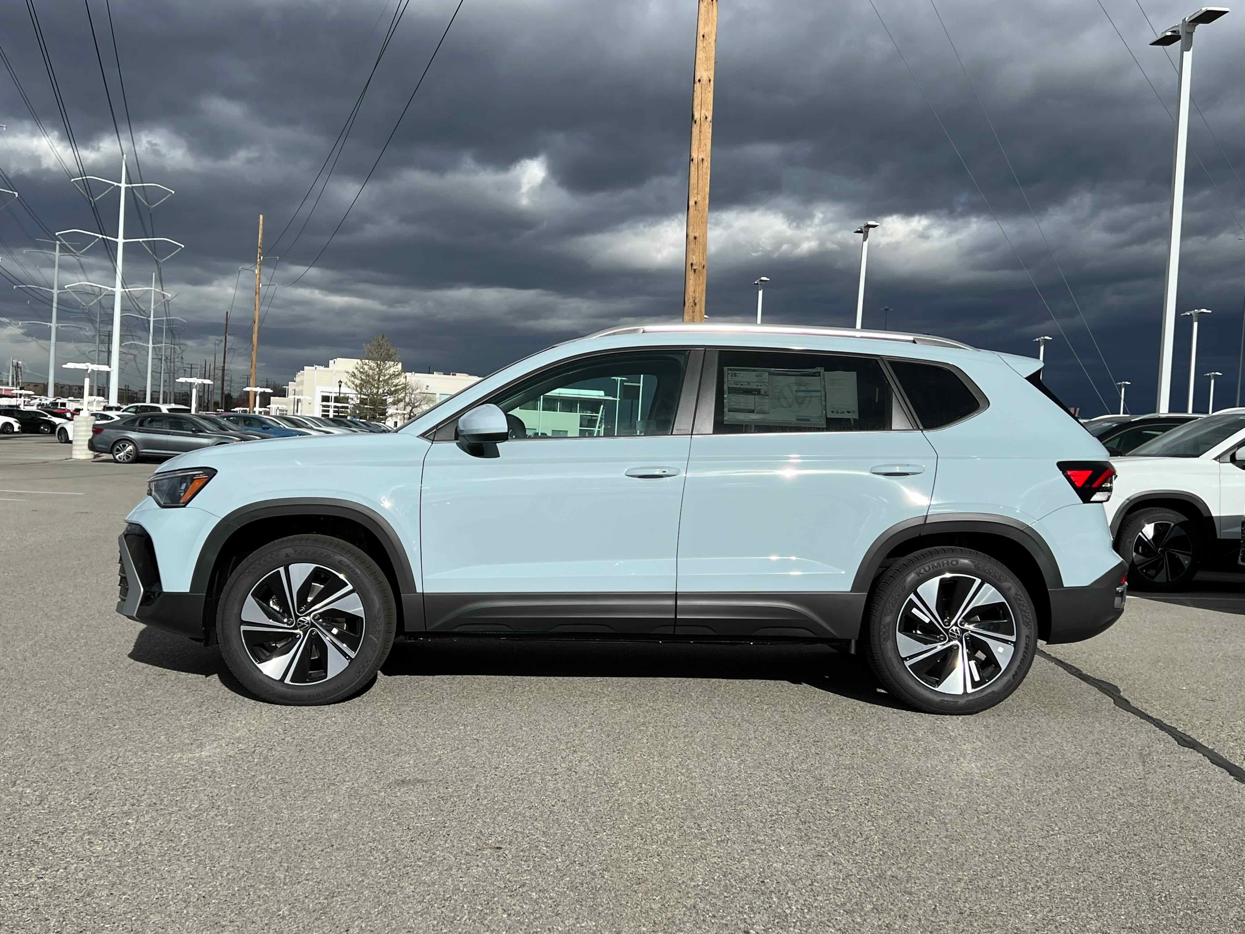 2026 Volkswagen Taos SE