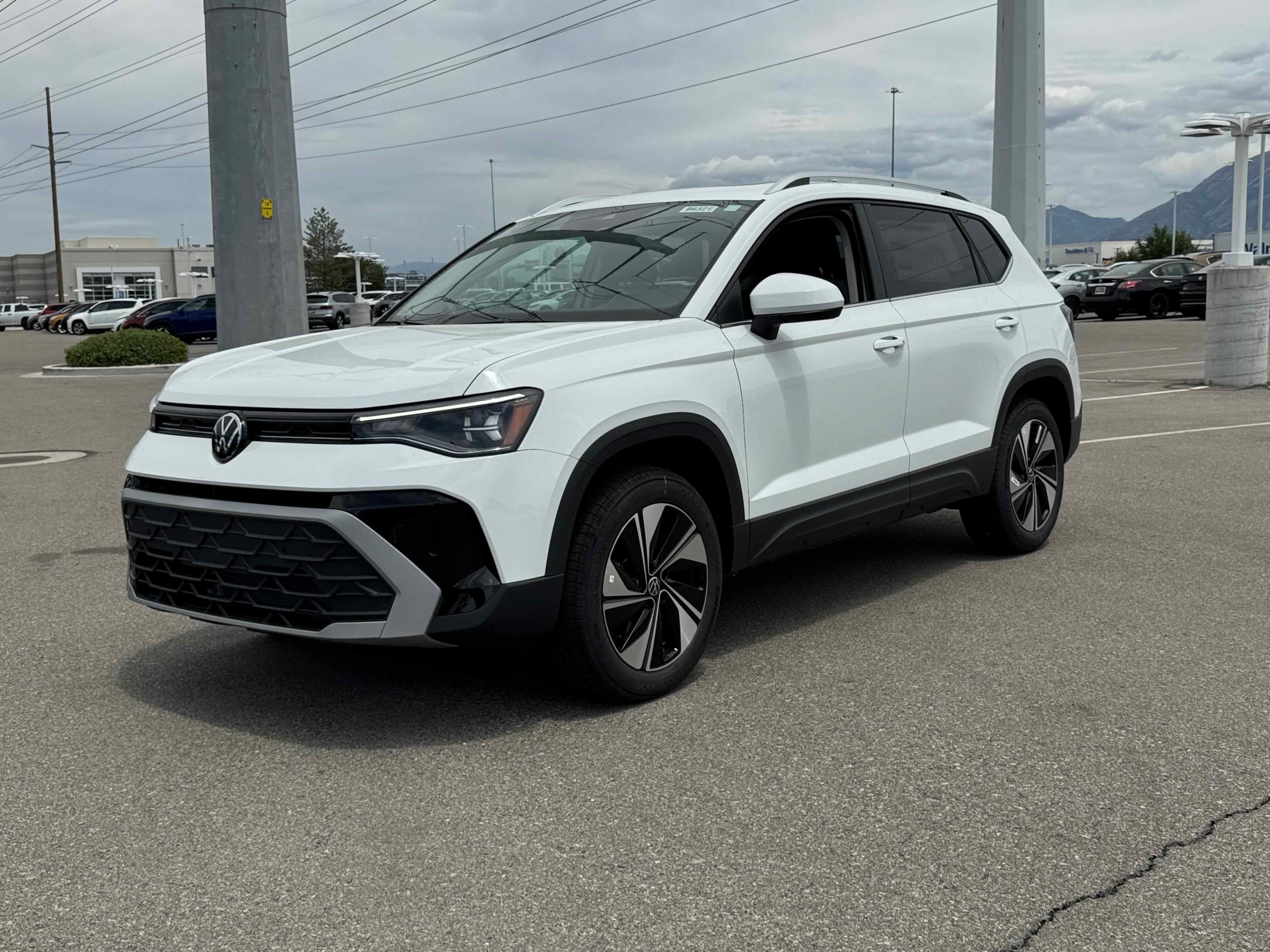 2025 Volkswagen Taos SE