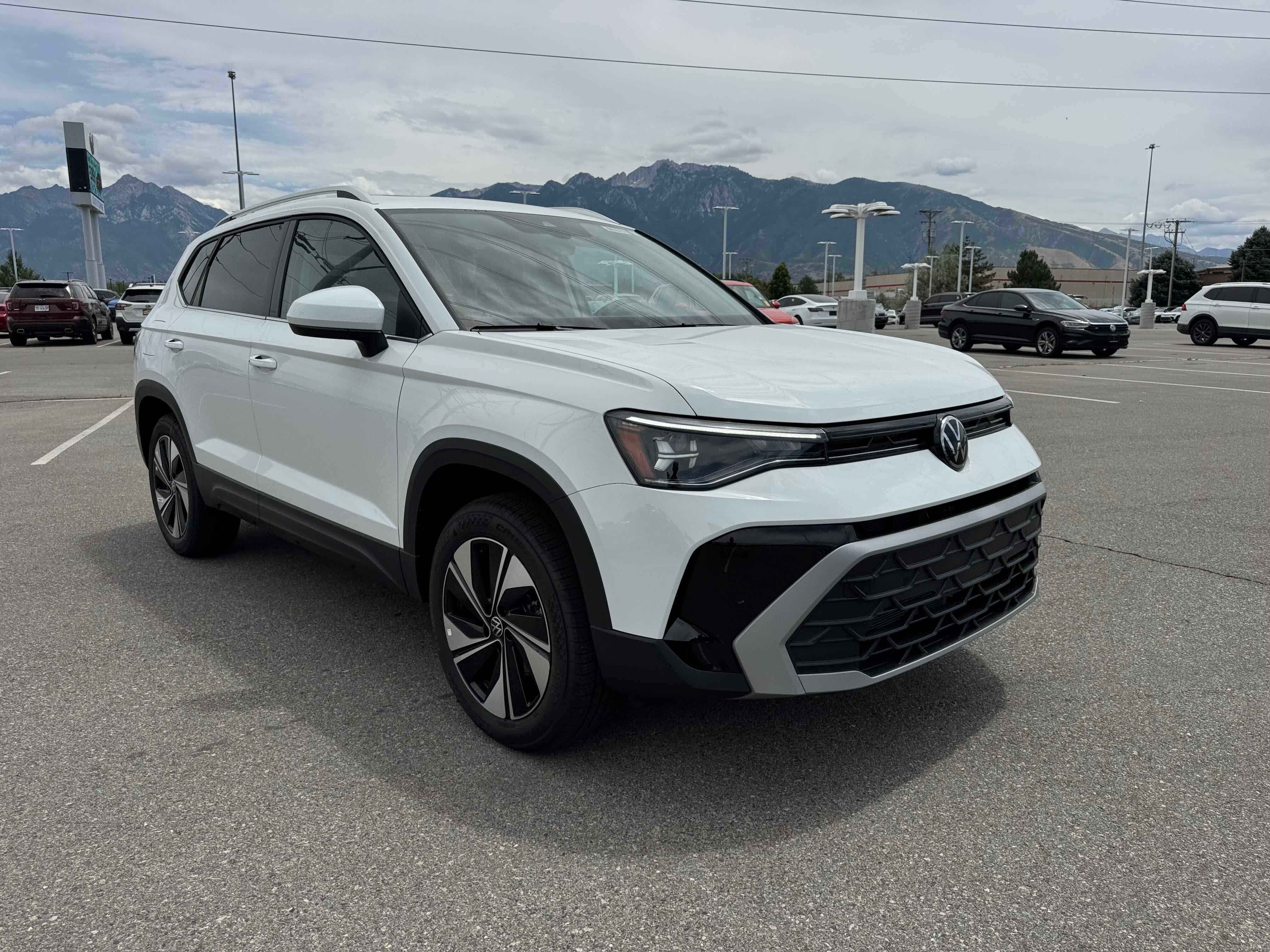 2025 Volkswagen Taos SE