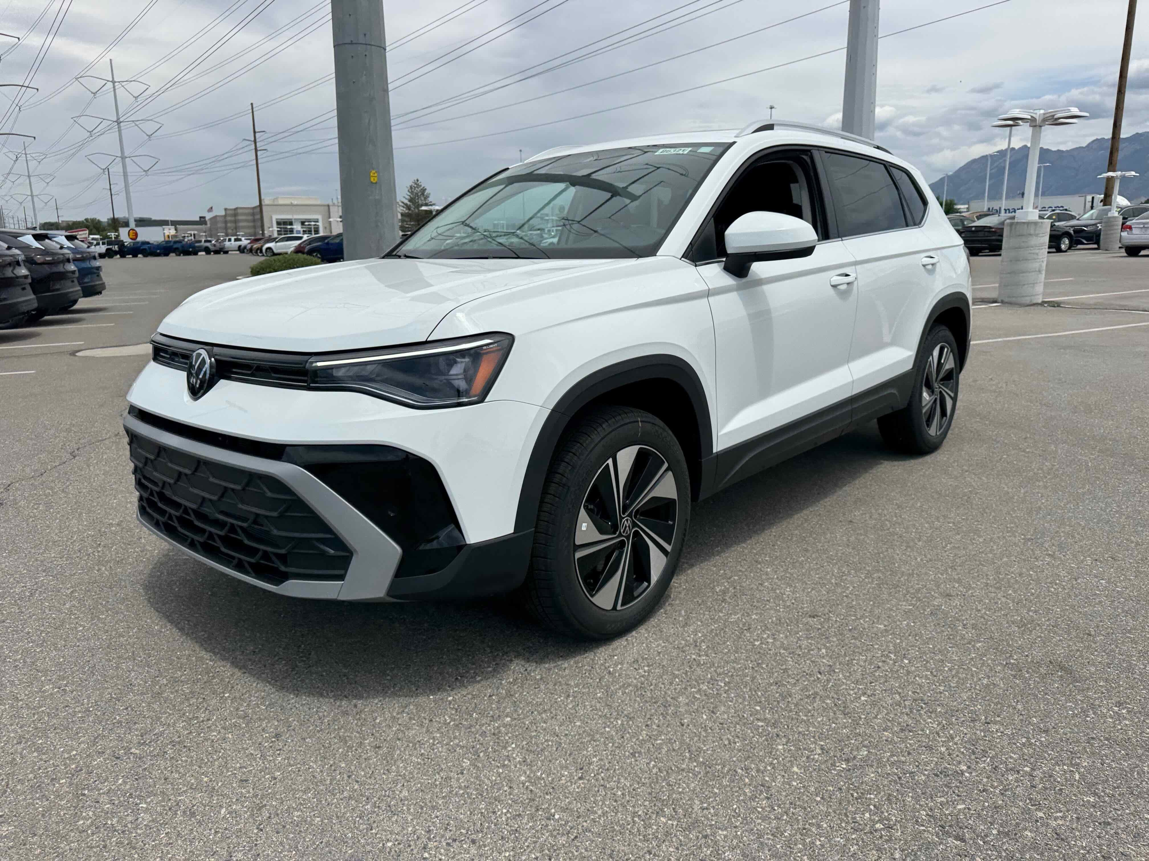 2025 Volkswagen Taos SE