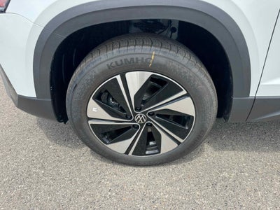 2025 Volkswagen Taos SE