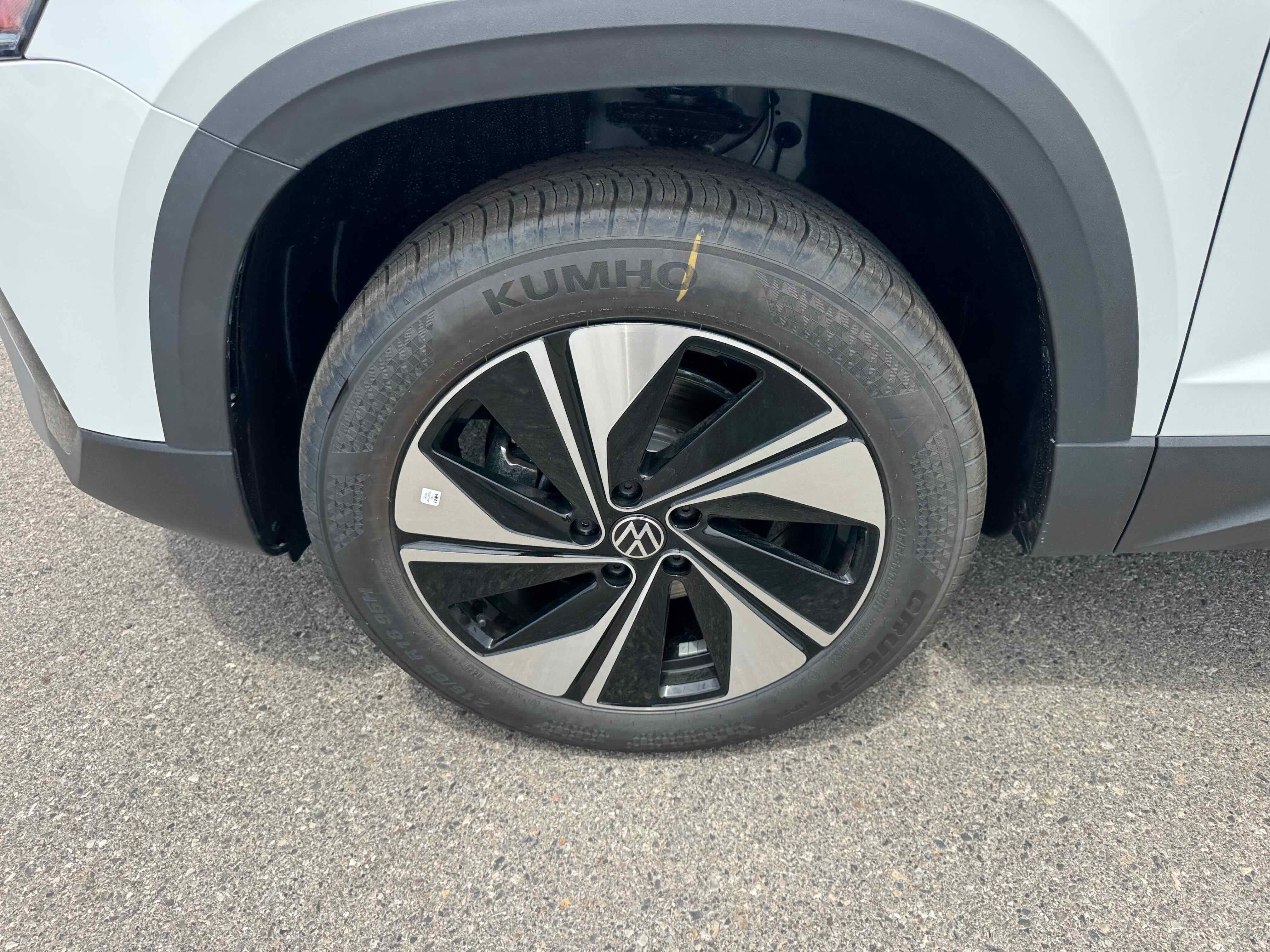 2025 Volkswagen Taos SE