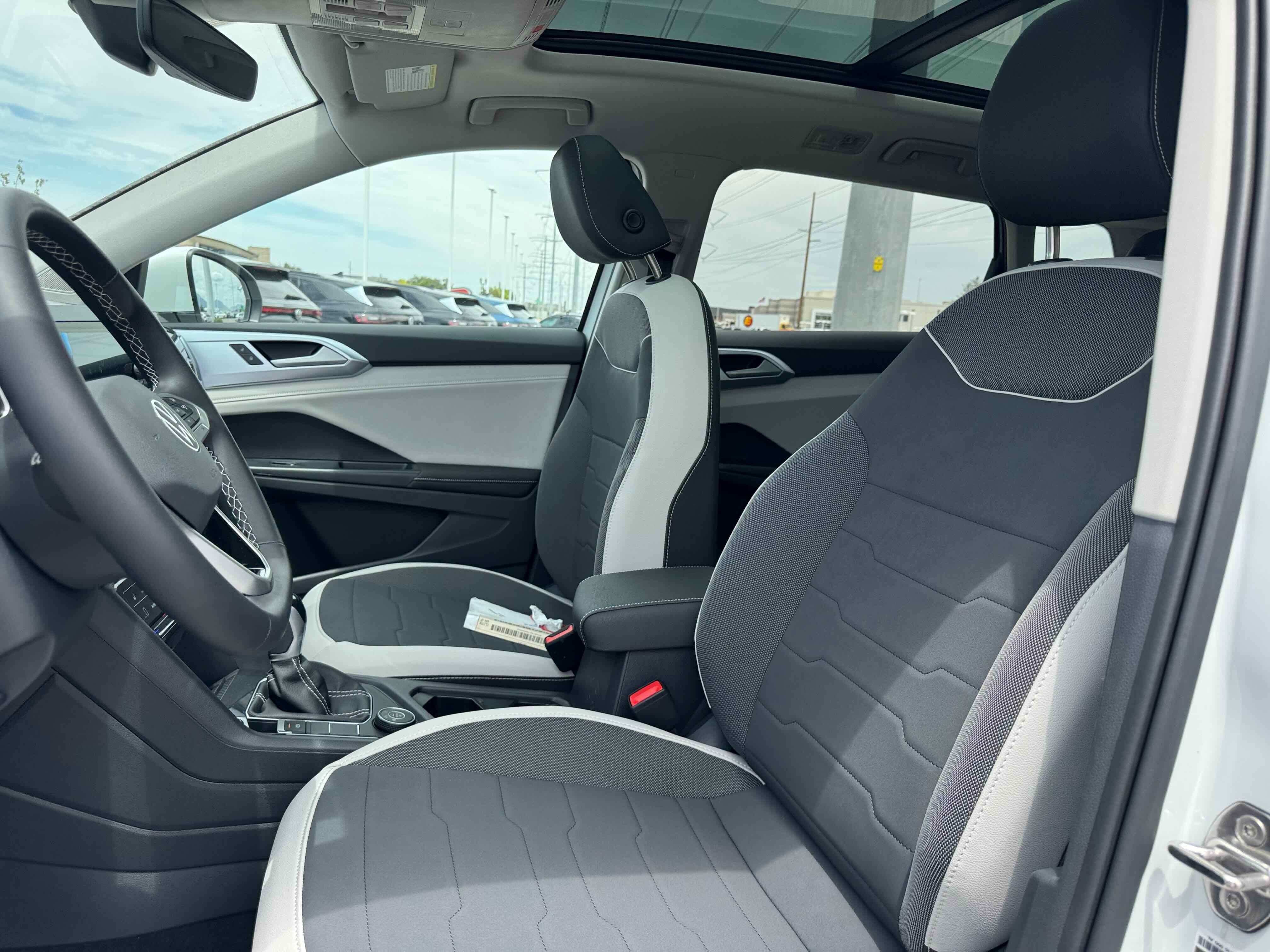 2025 Volkswagen Taos SE