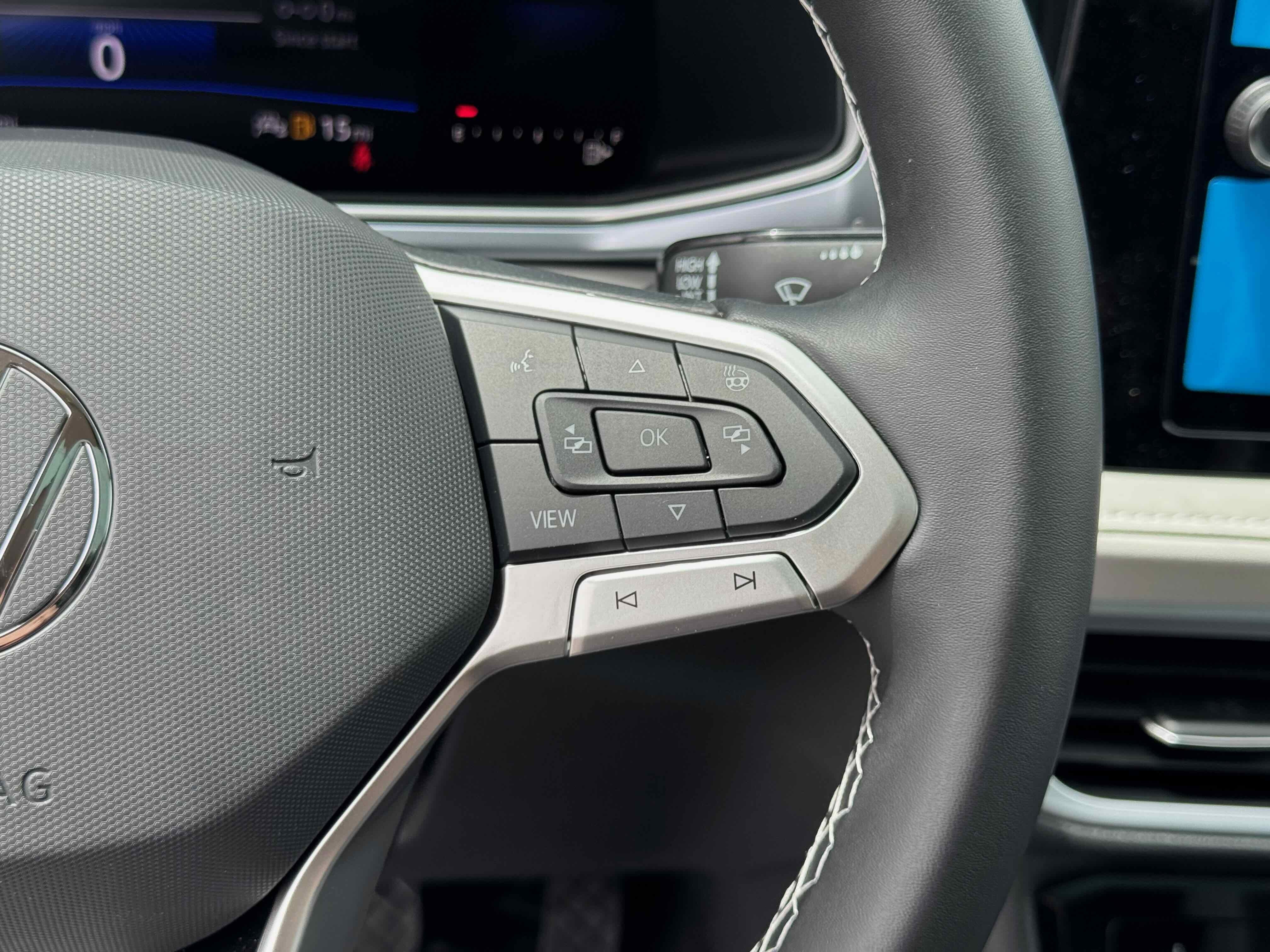 2025 Volkswagen Taos SE