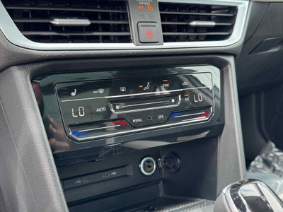 2025 Volkswagen Taos SE