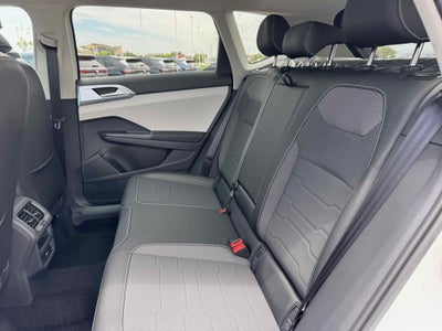 2025 Volkswagen Taos SE