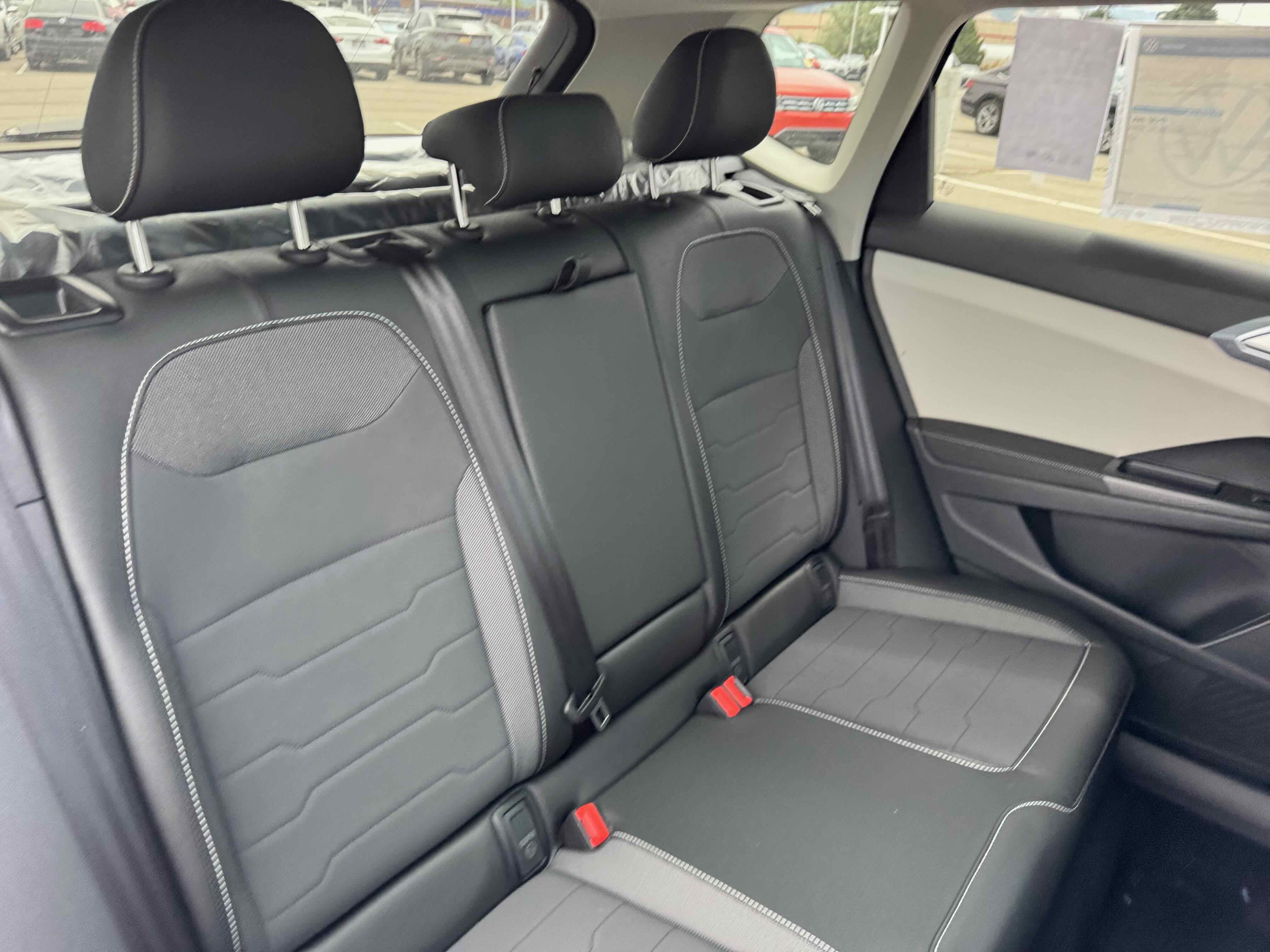 2025 Volkswagen Taos SE