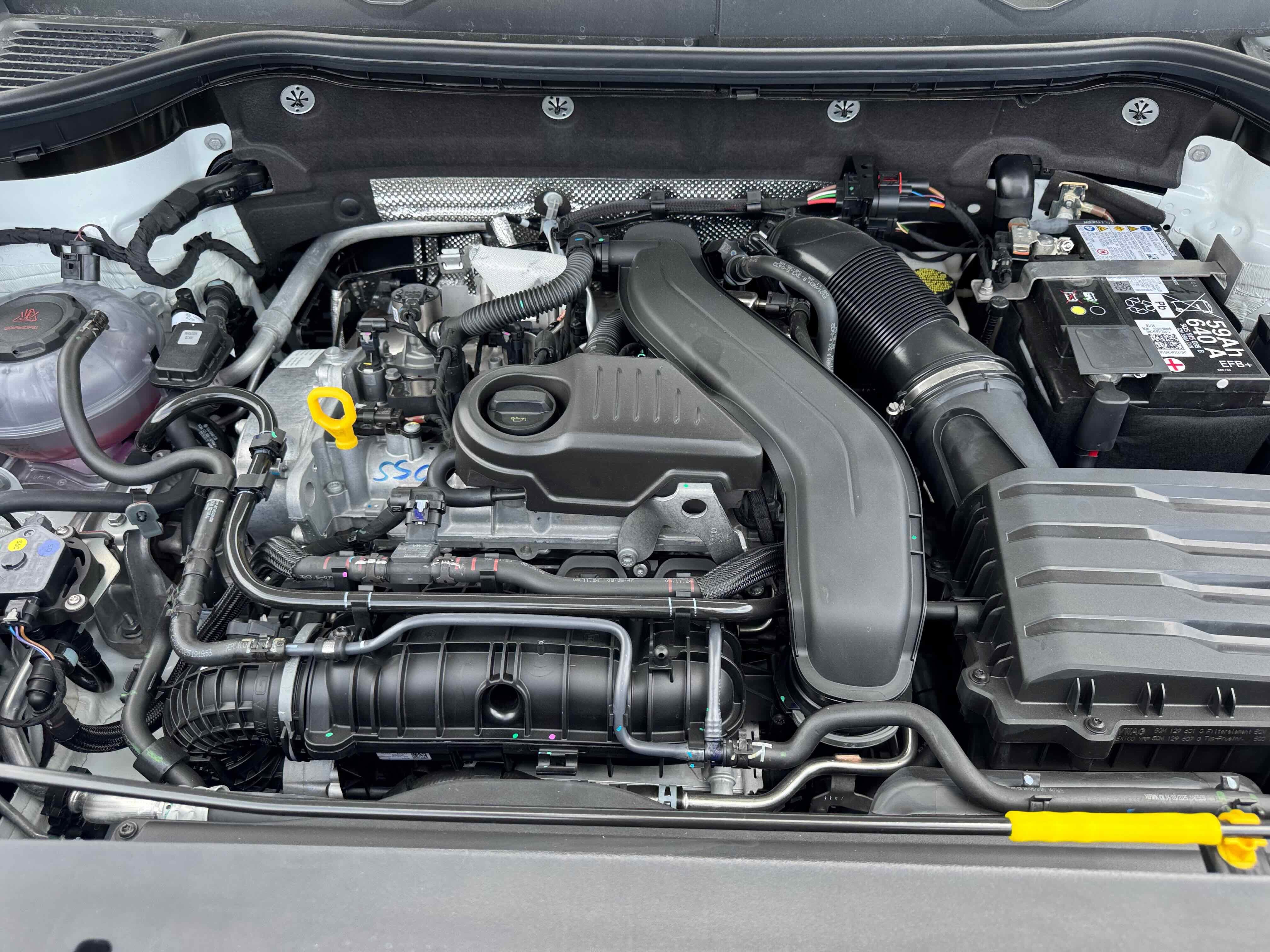 2025 Volkswagen Taos SE