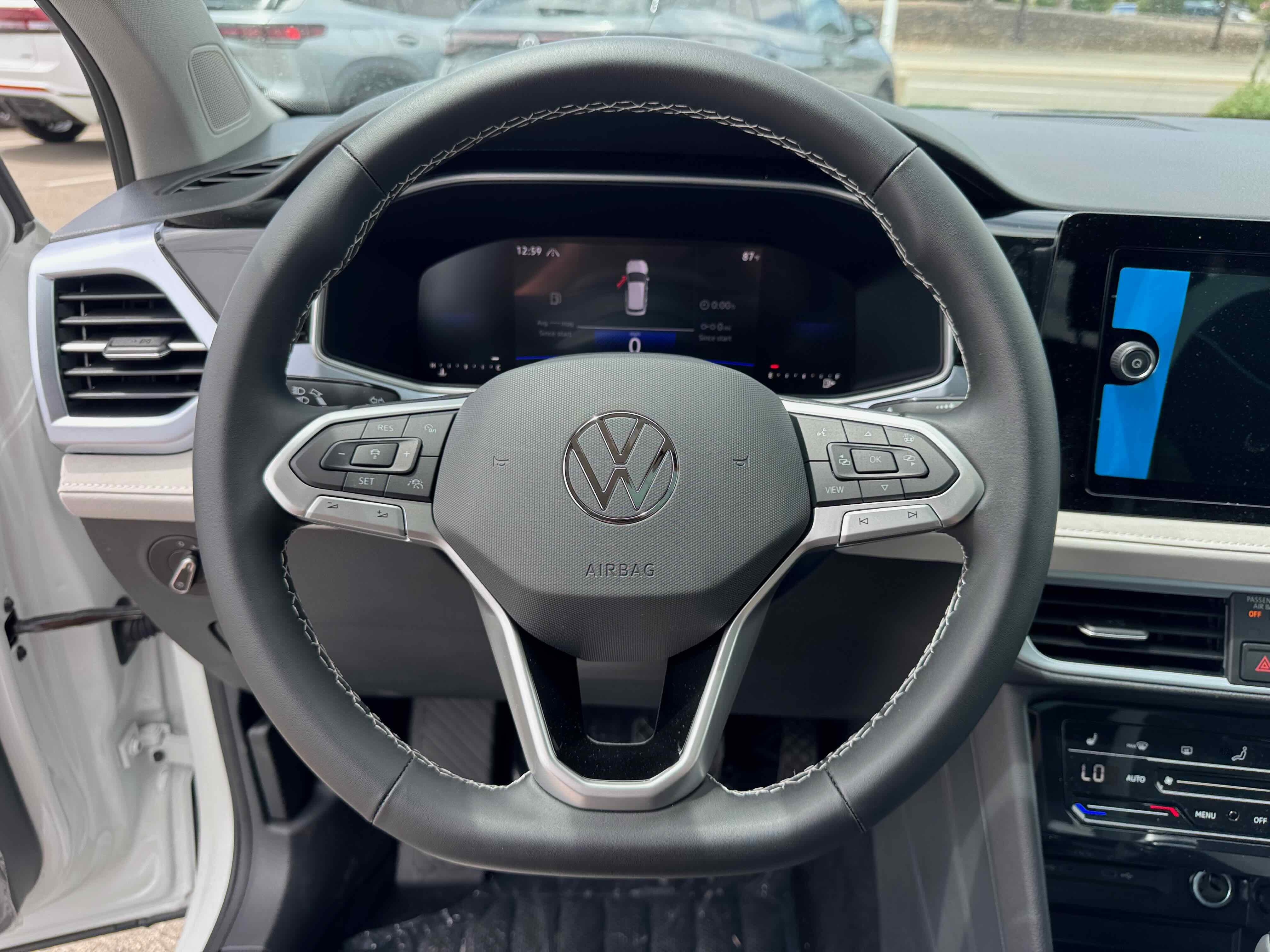 2025 Volkswagen Taos SE