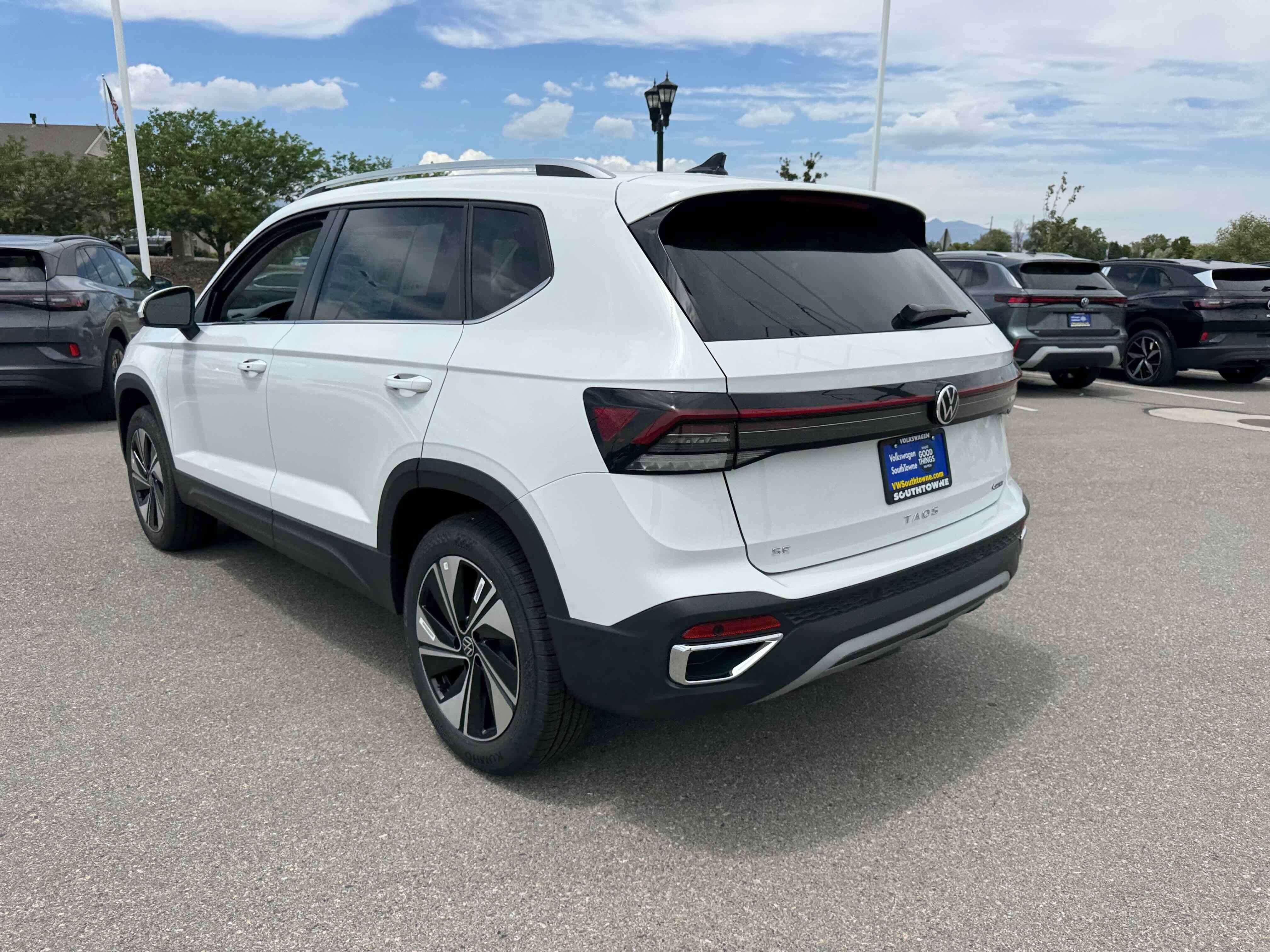 2025 Volkswagen Taos SE