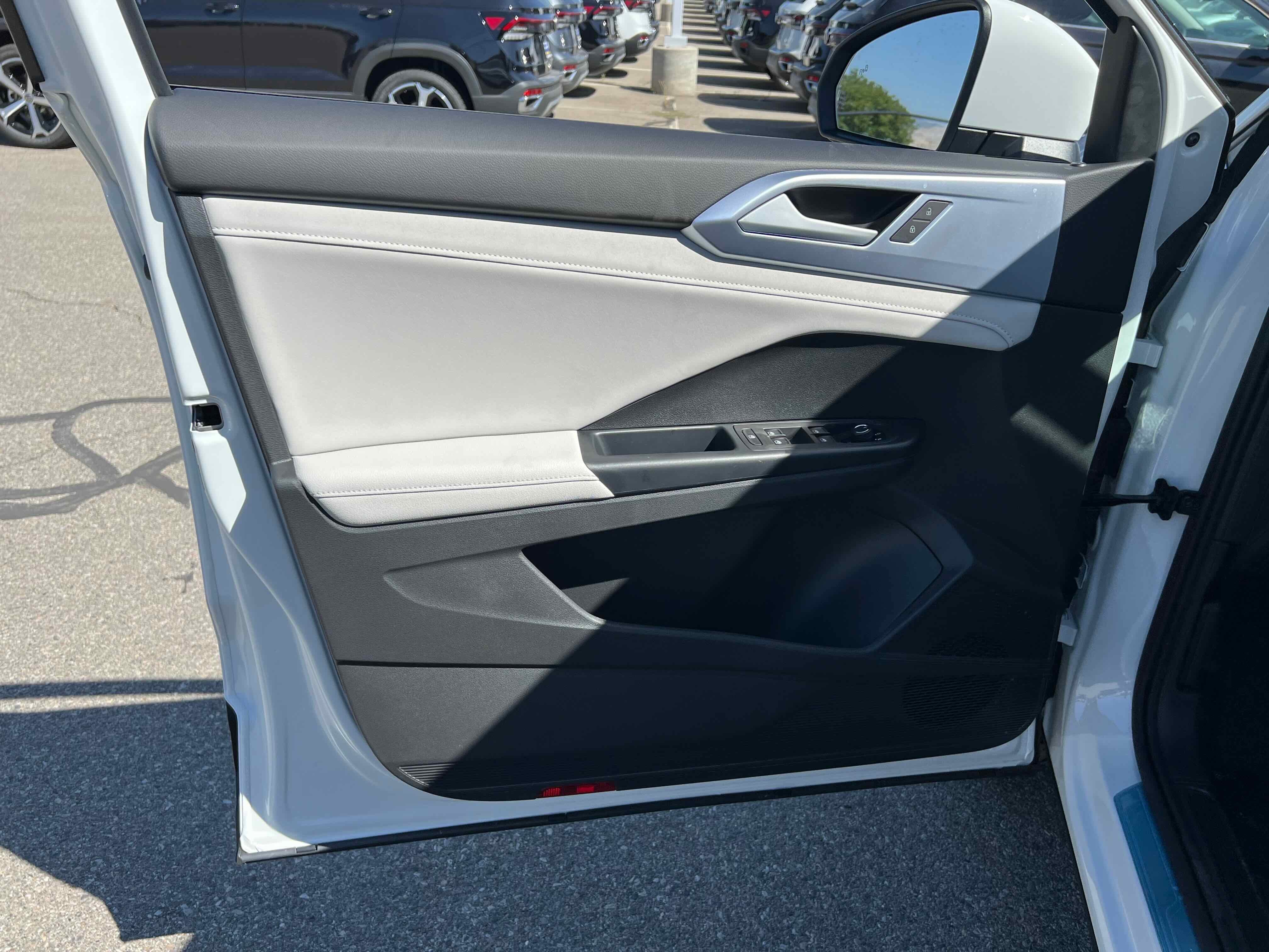 2025 Volkswagen Taos SE