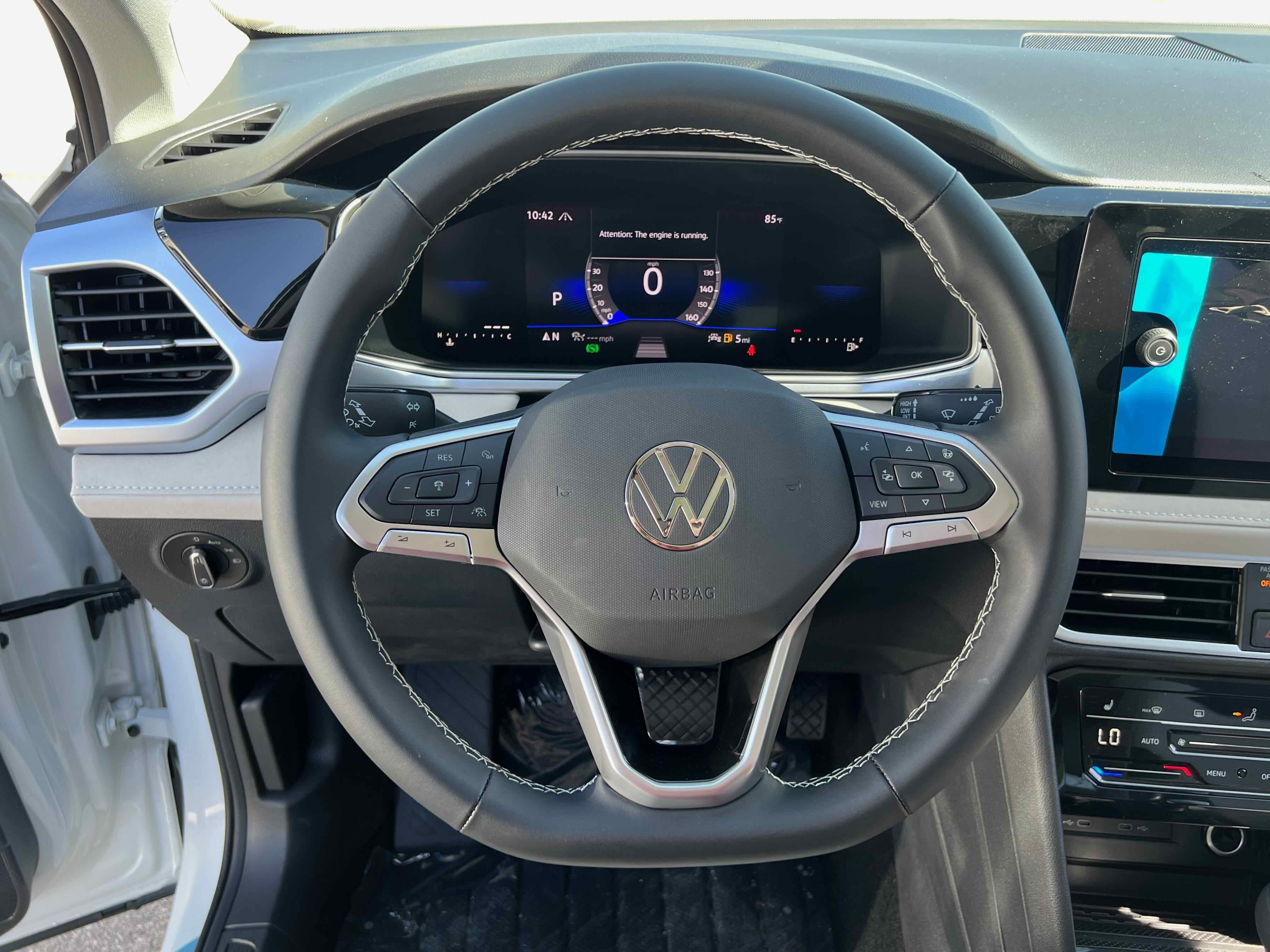 2025 Volkswagen Taos SE