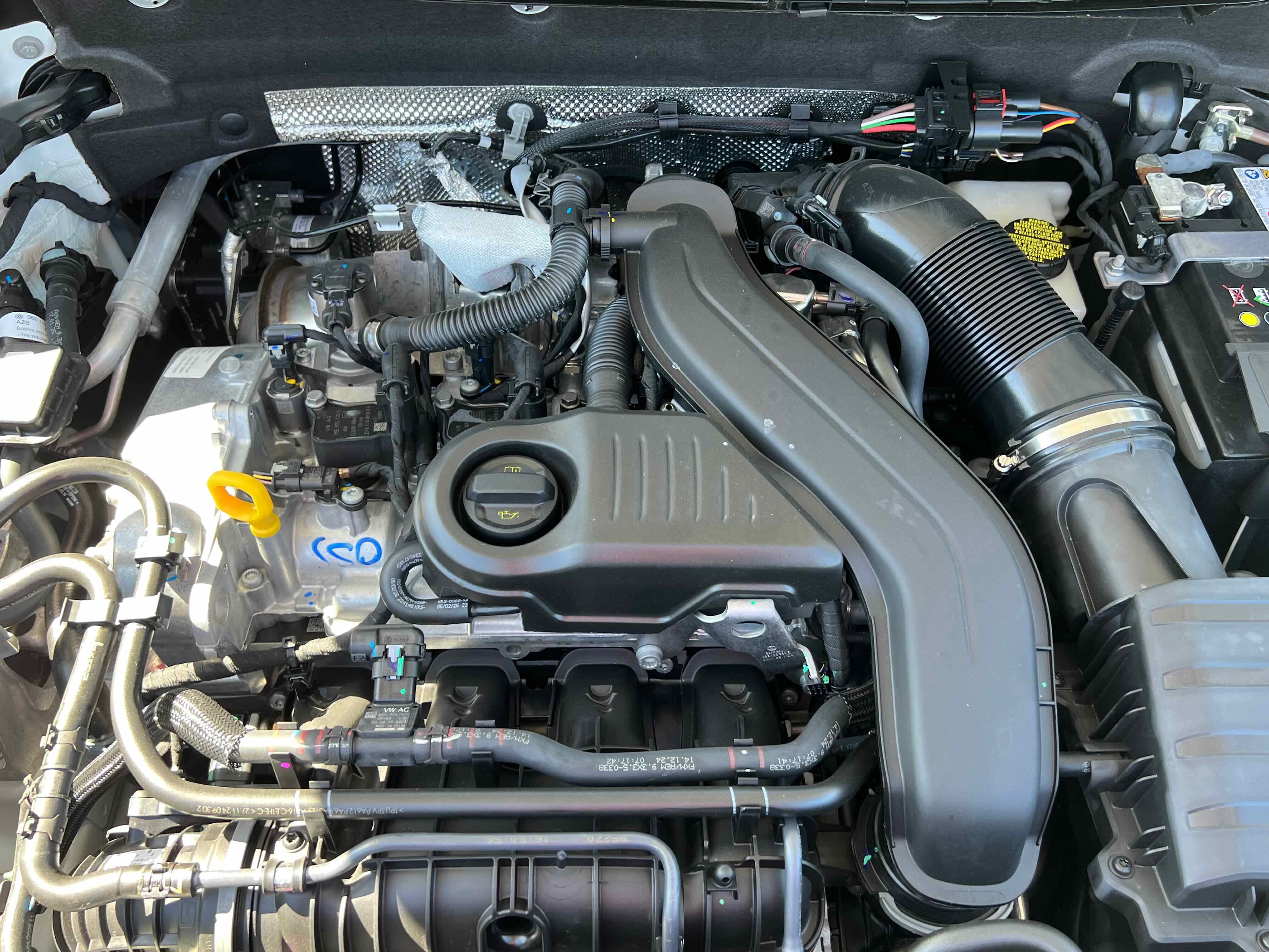 2025 Volkswagen Taos SE