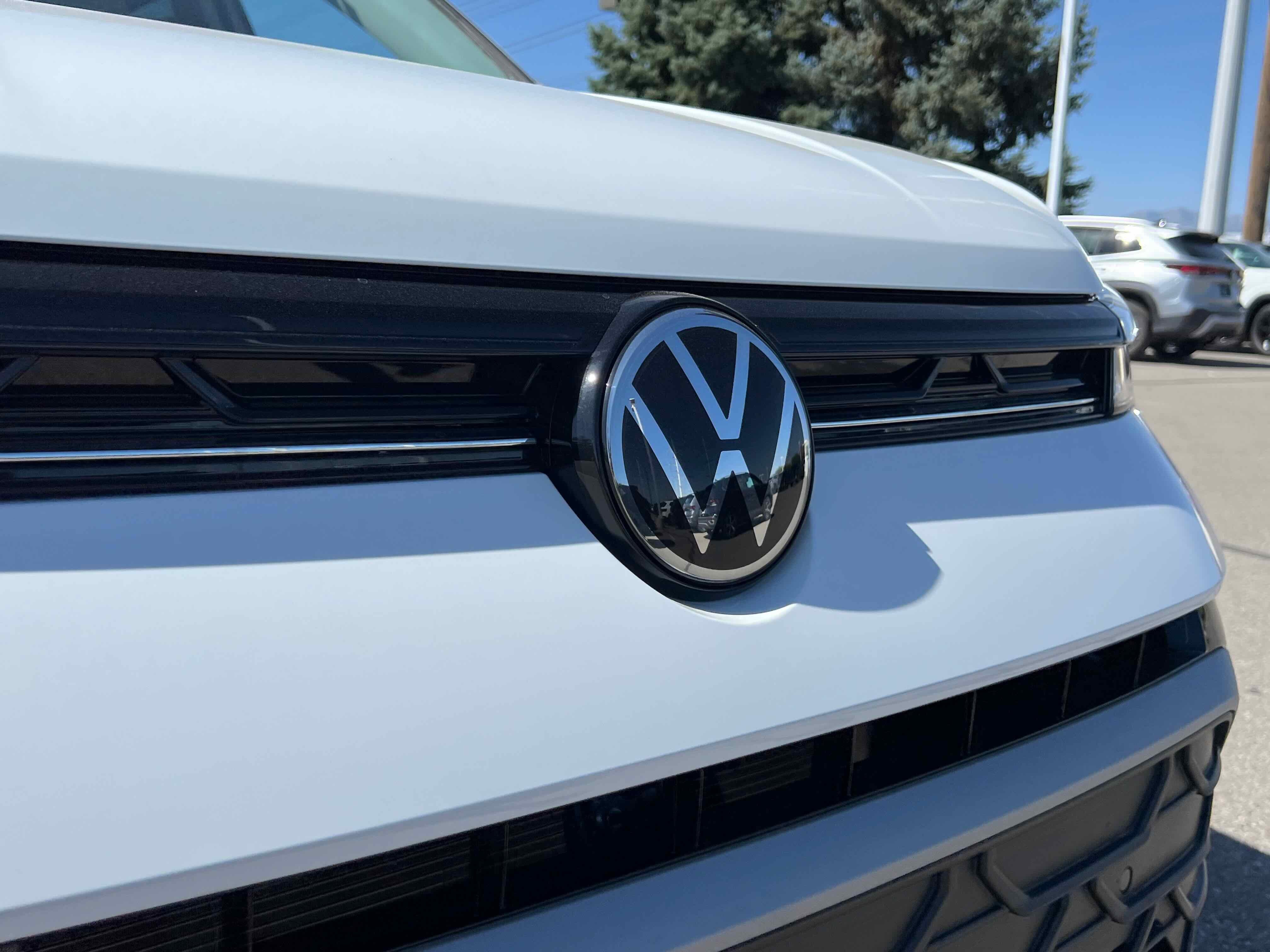 2025 Volkswagen Taos SE