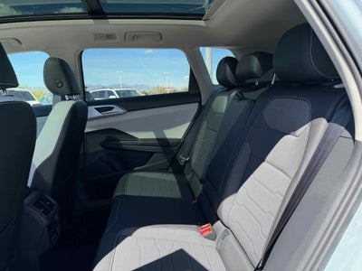 2026 Volkswagen Taos SE