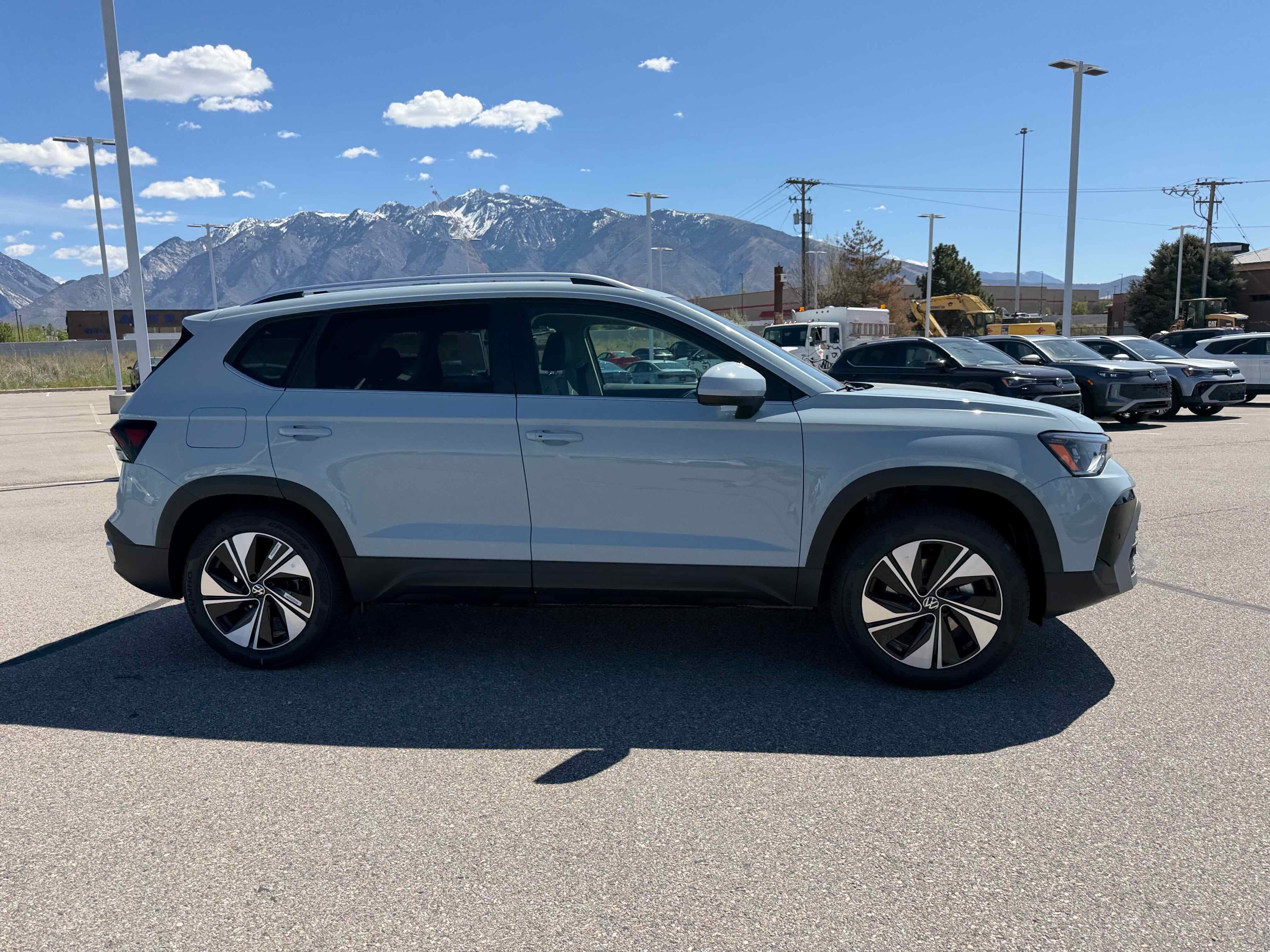 2026 Volkswagen Taos SE