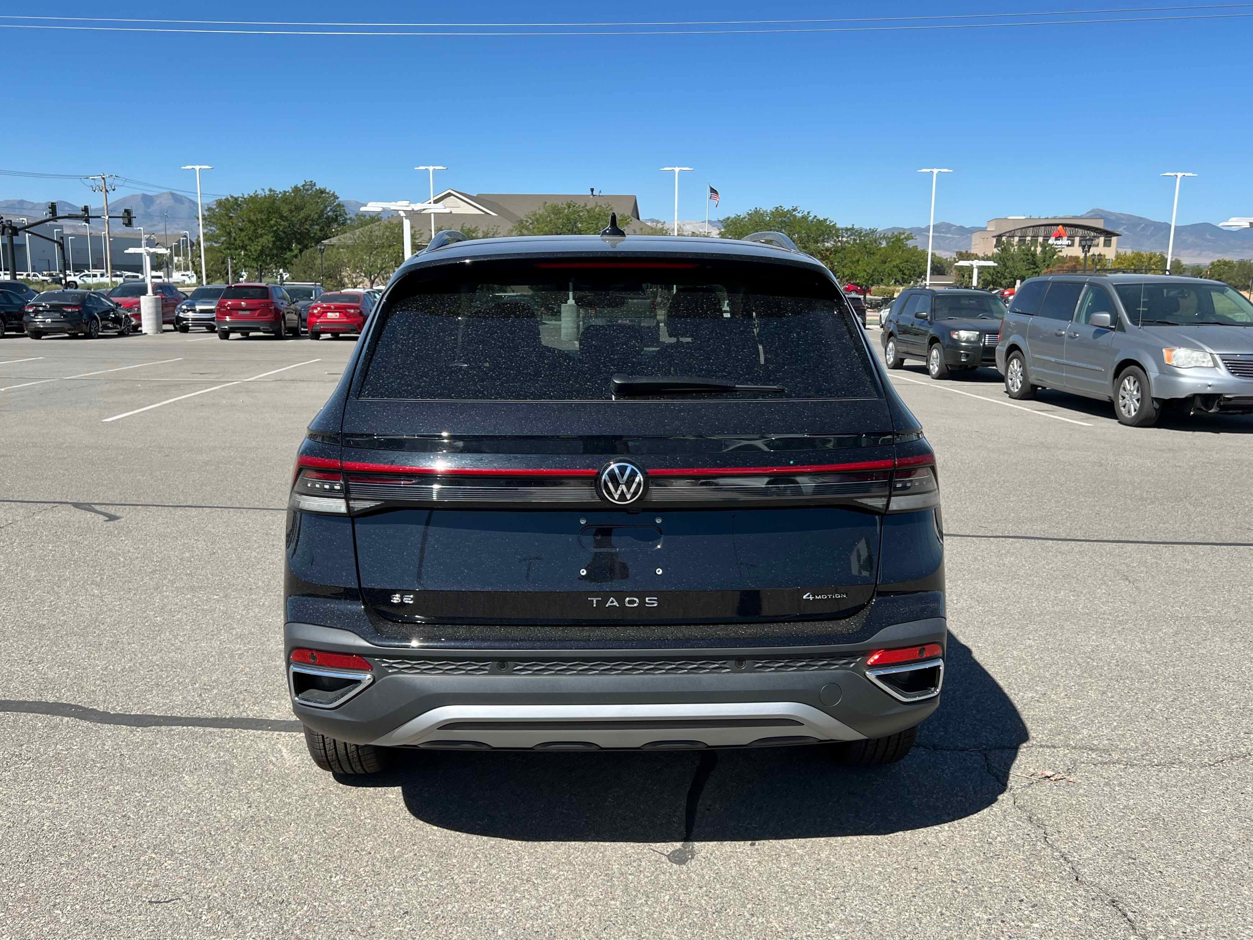2025 Volkswagen Taos SE