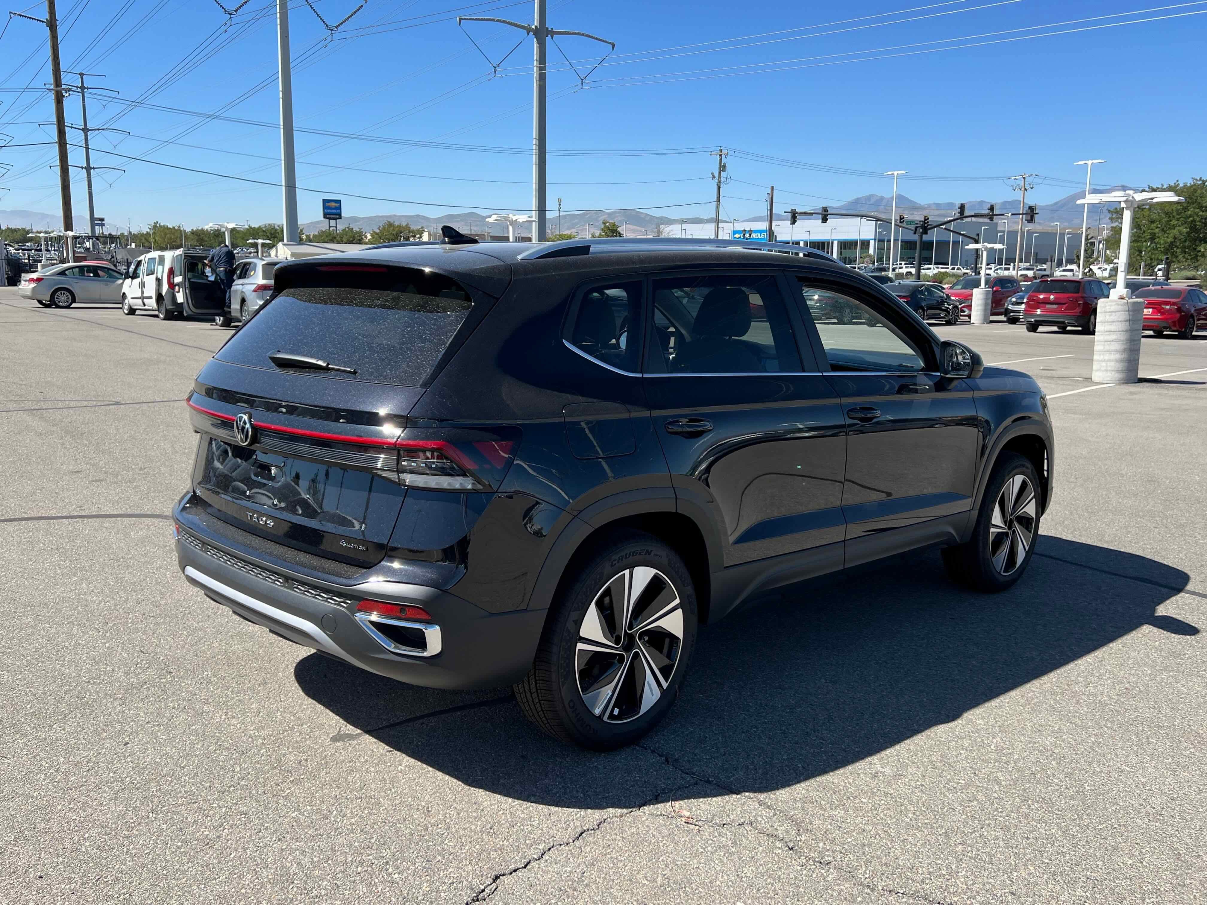 2025 Volkswagen Taos SE