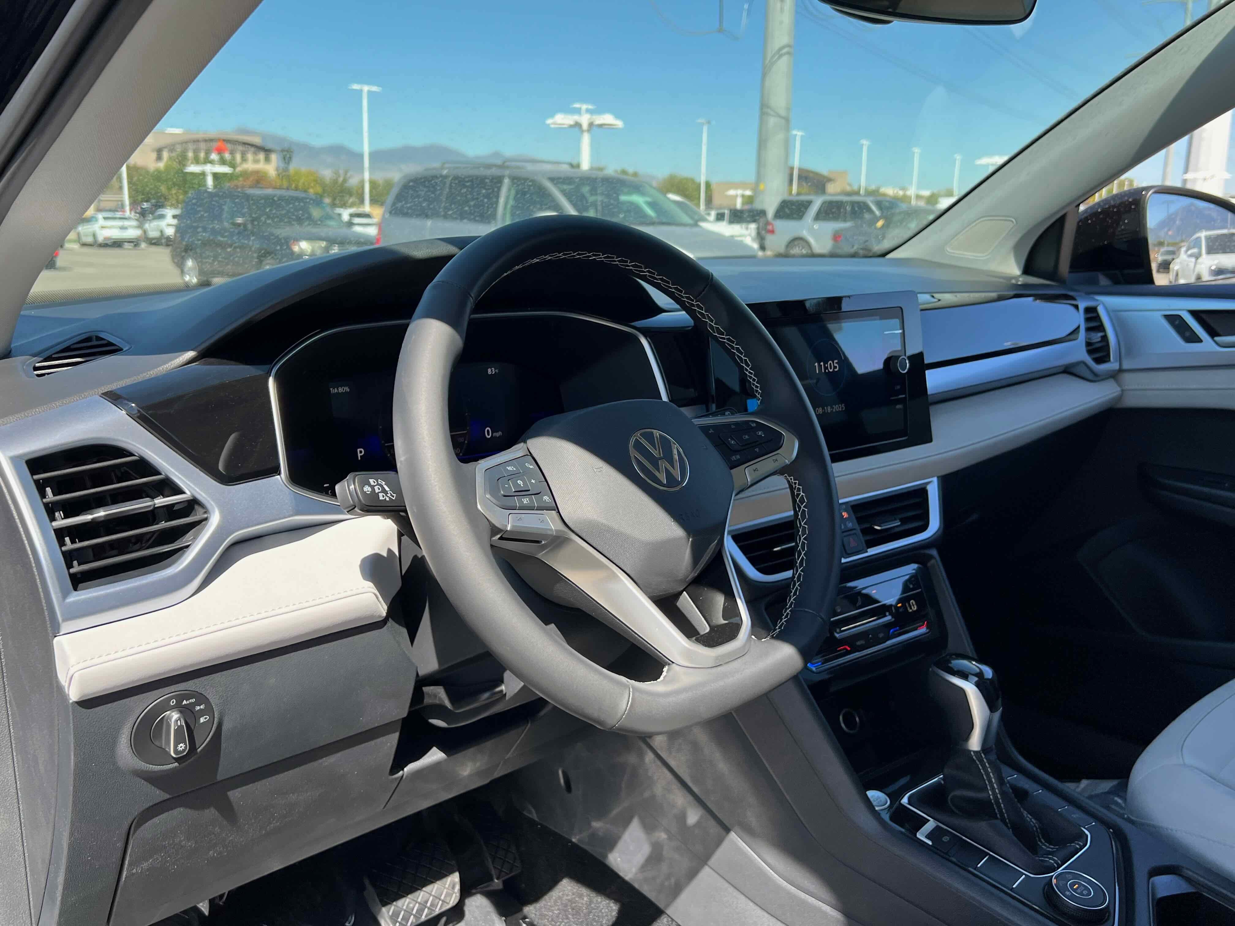 2025 Volkswagen Taos SE