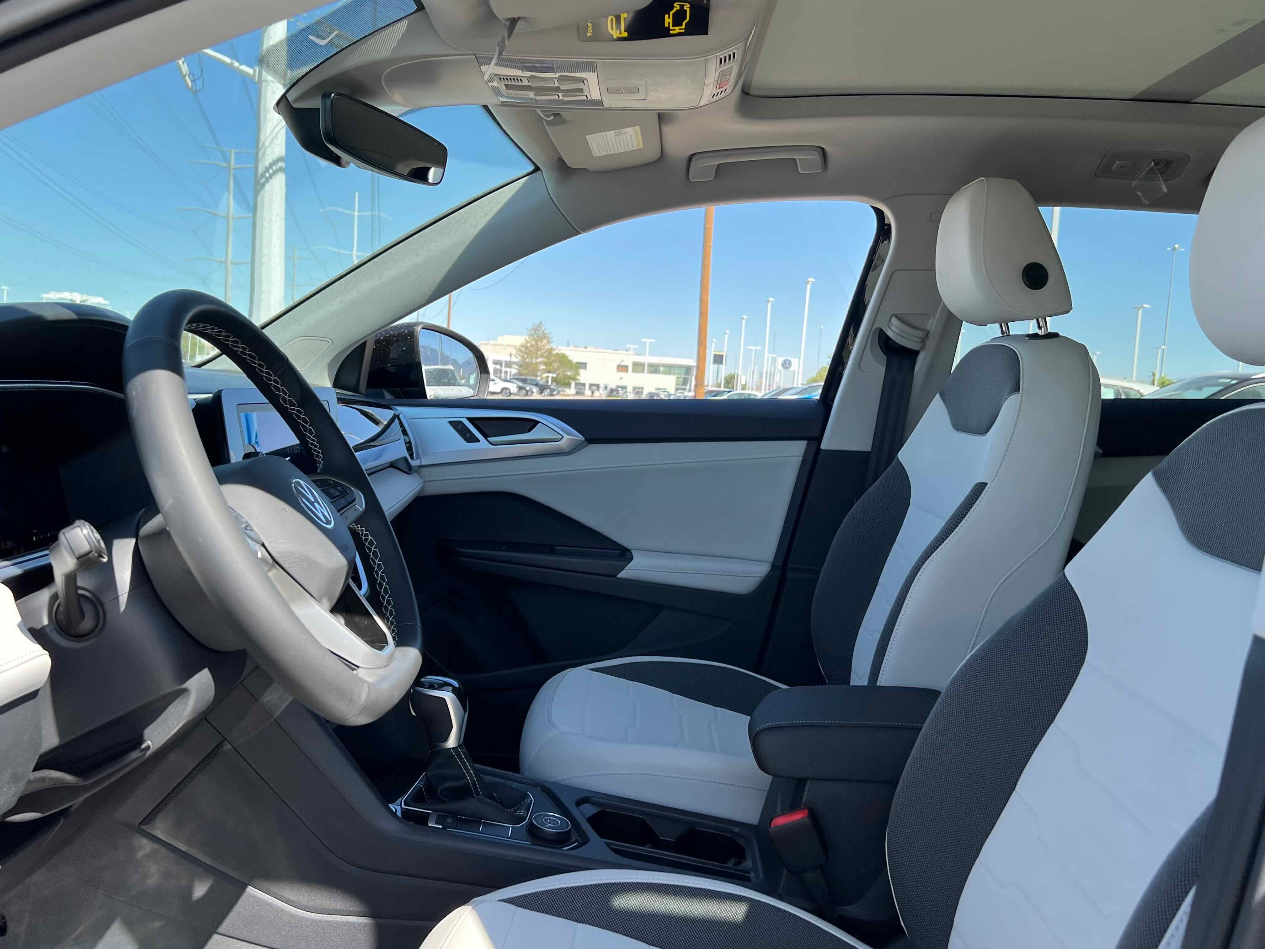 2025 Volkswagen Taos SE