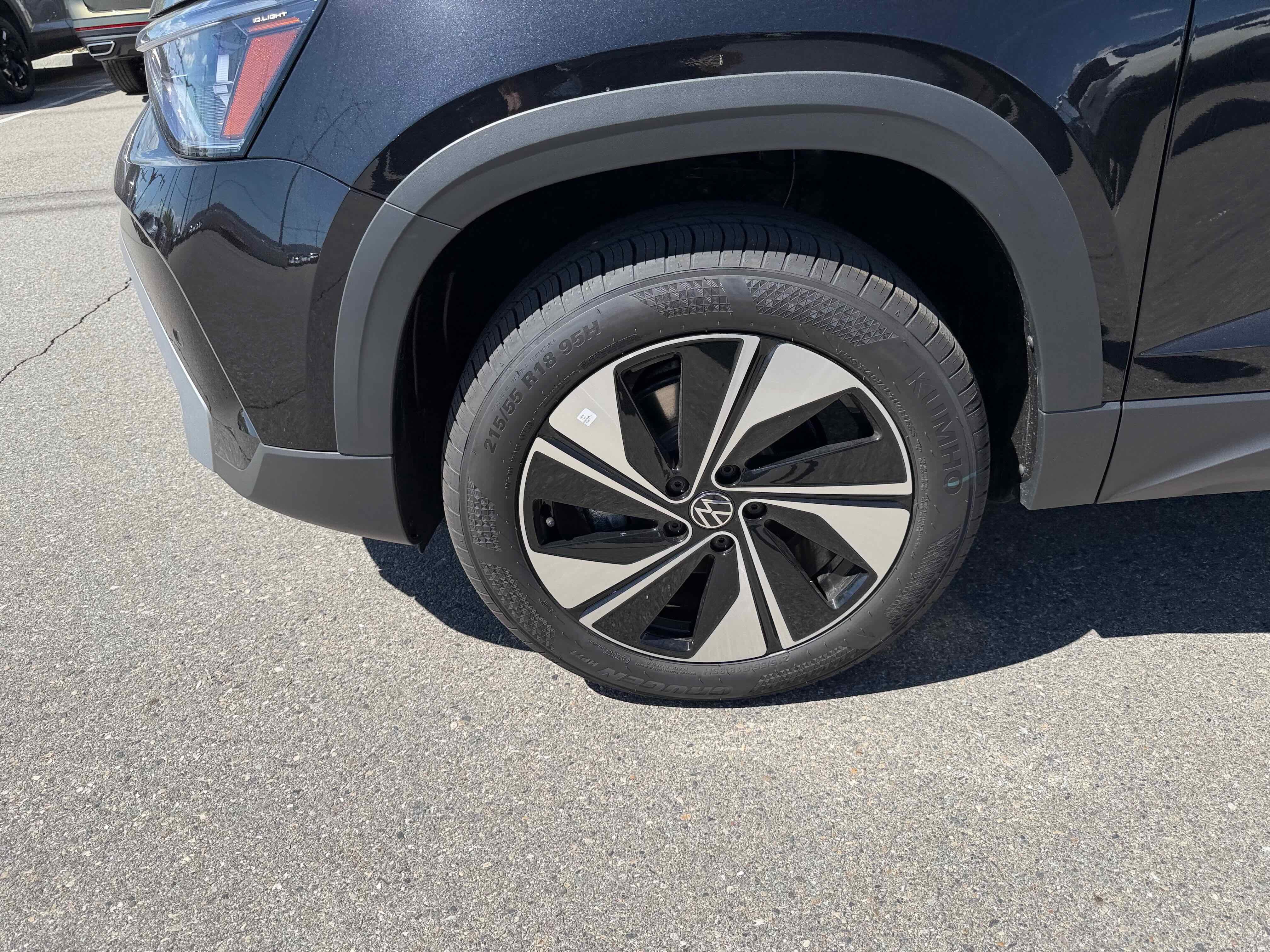 2026 Volkswagen Taos SE