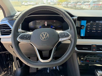 2026 Volkswagen Taos SE