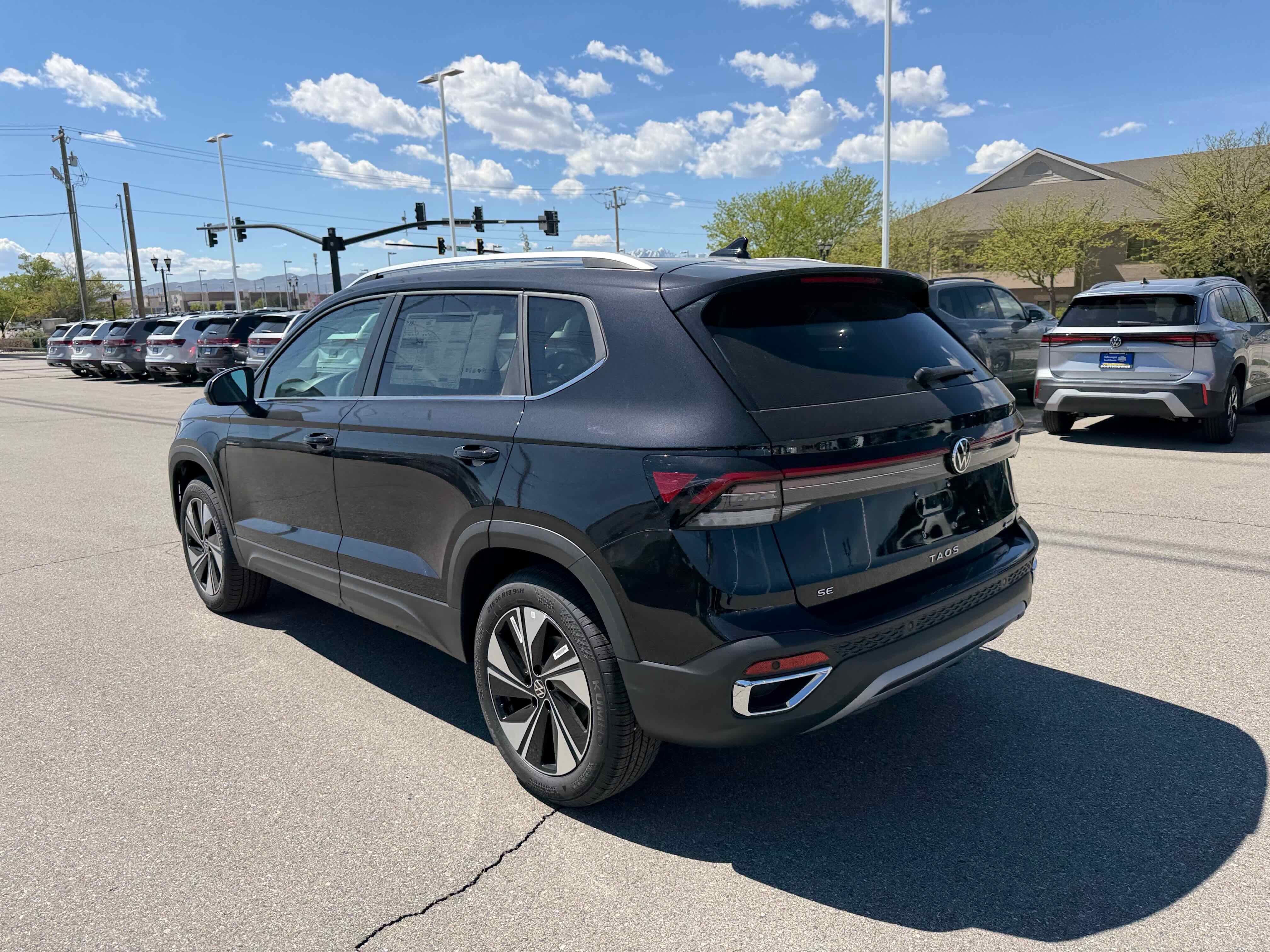 2026 Volkswagen Taos SE