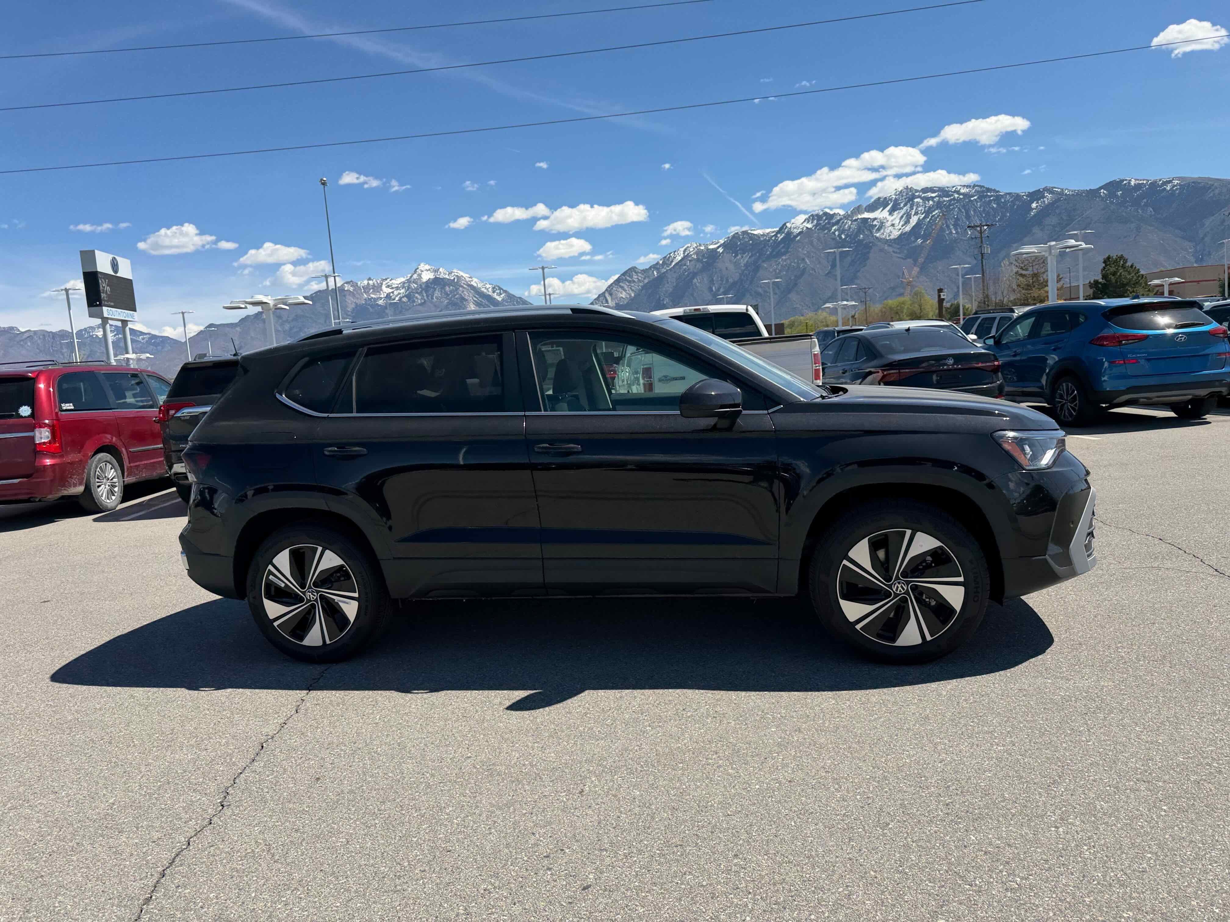 2026 Volkswagen Taos SE