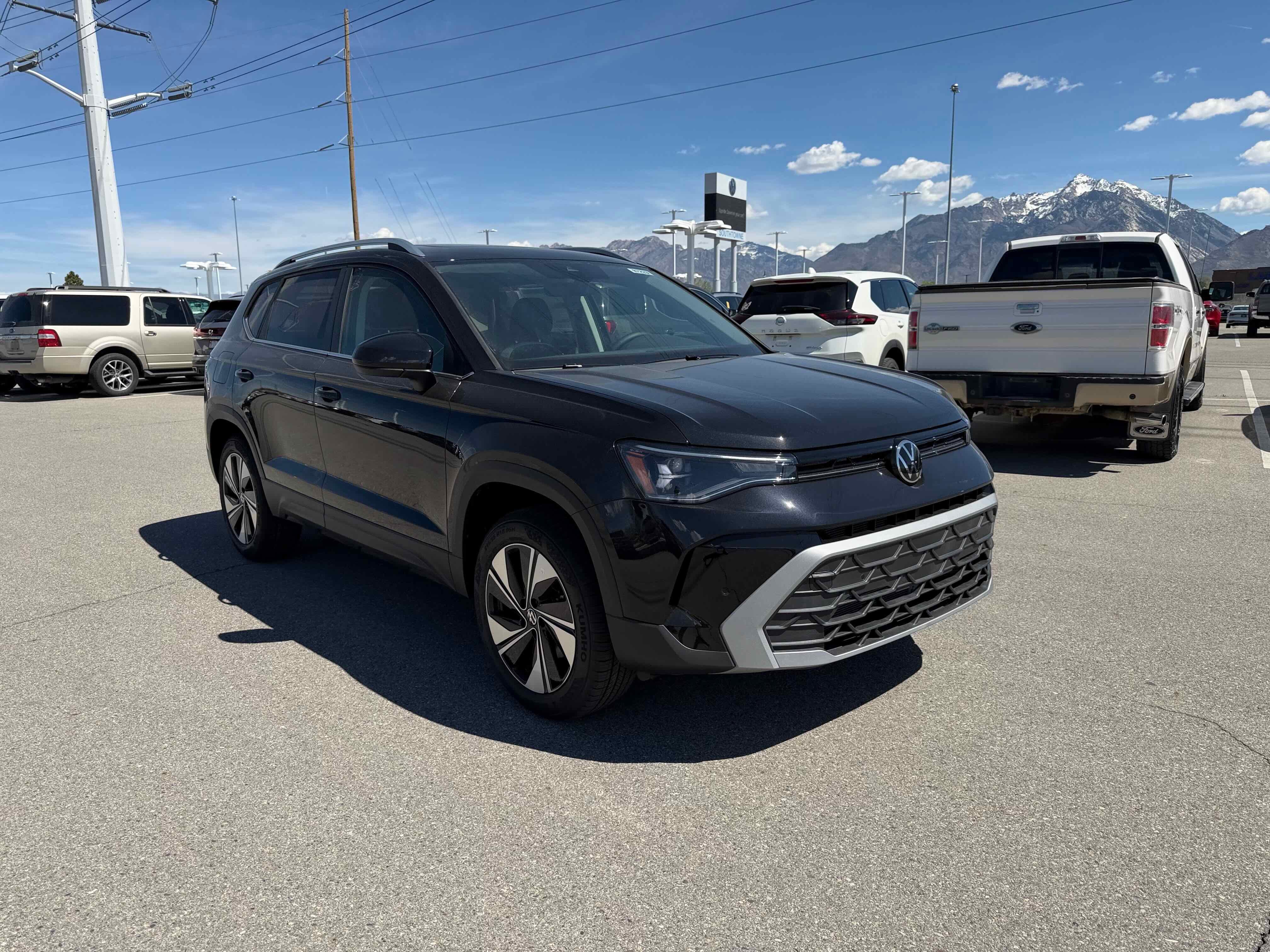 2026 Volkswagen Taos SE