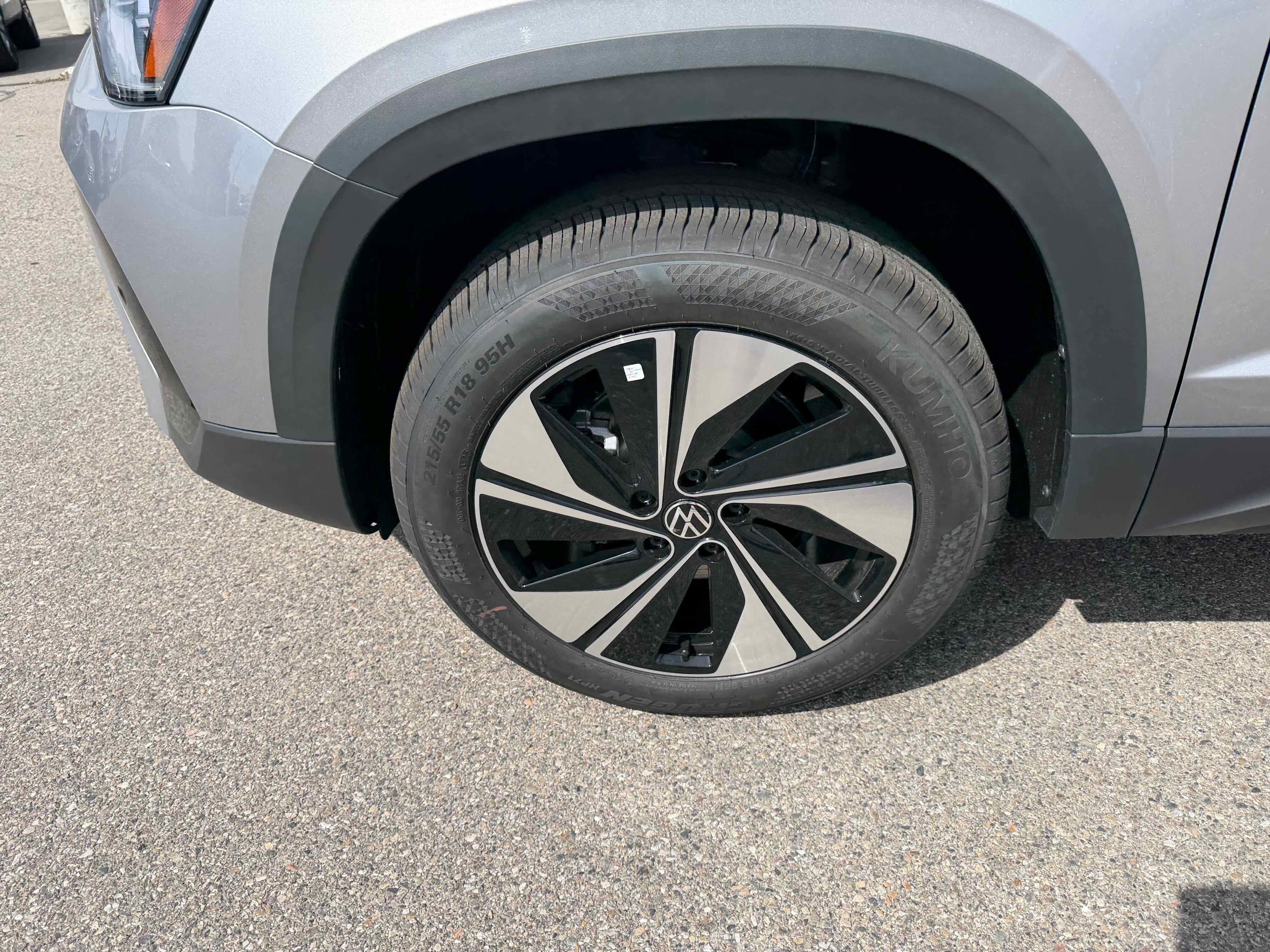 2026 Volkswagen Taos SE