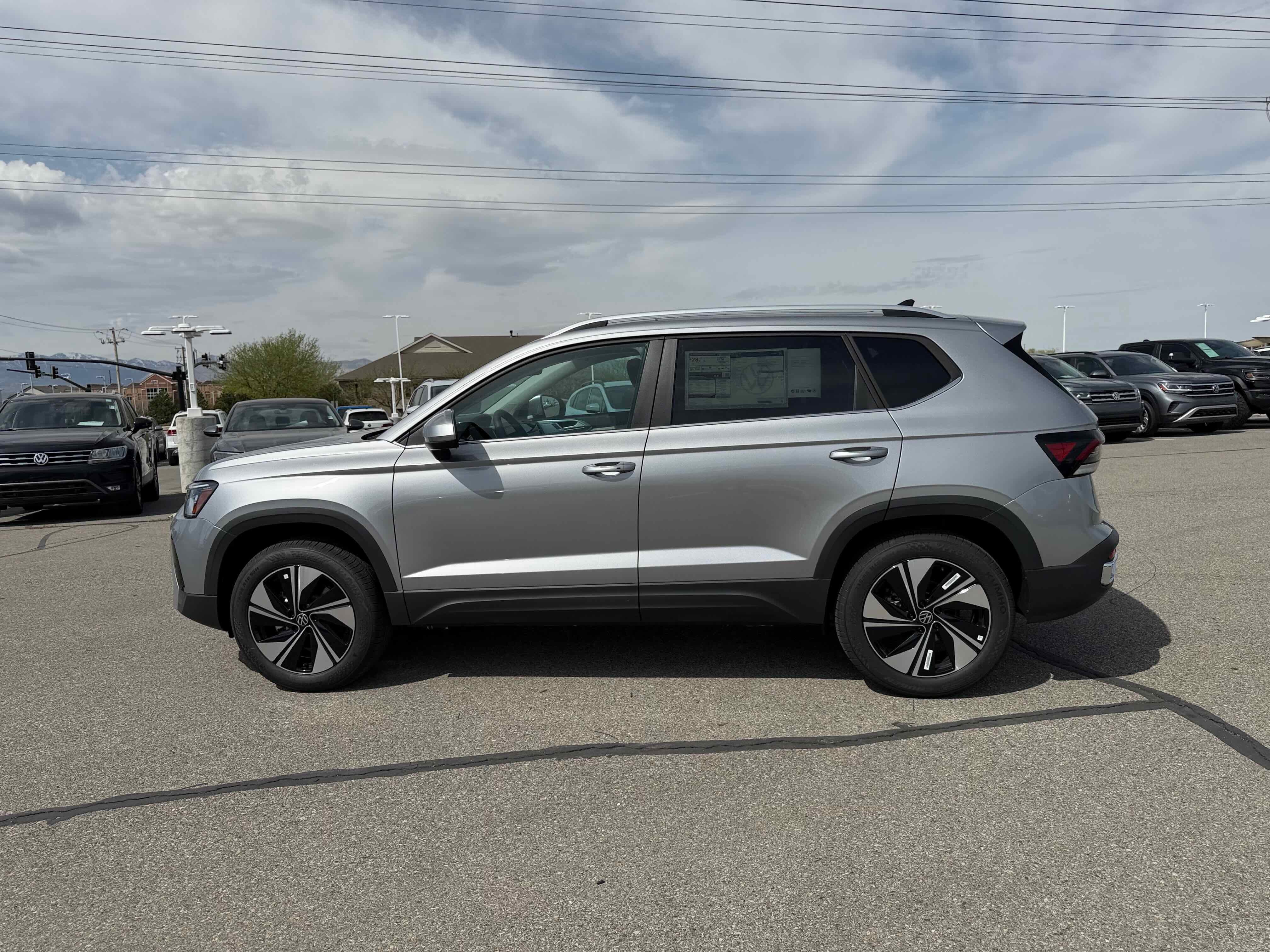 2026 Volkswagen Taos SE