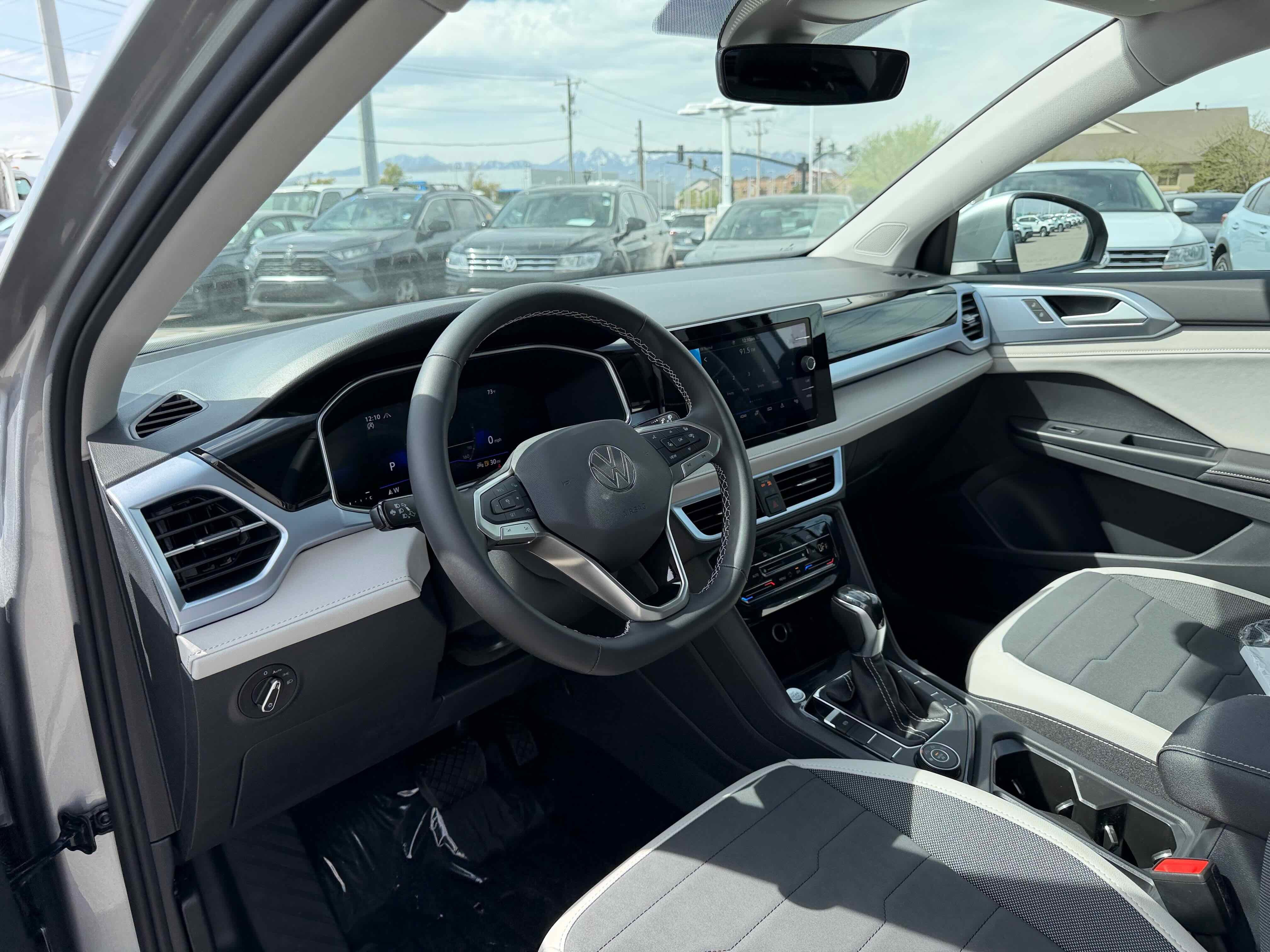 2026 Volkswagen Taos SE