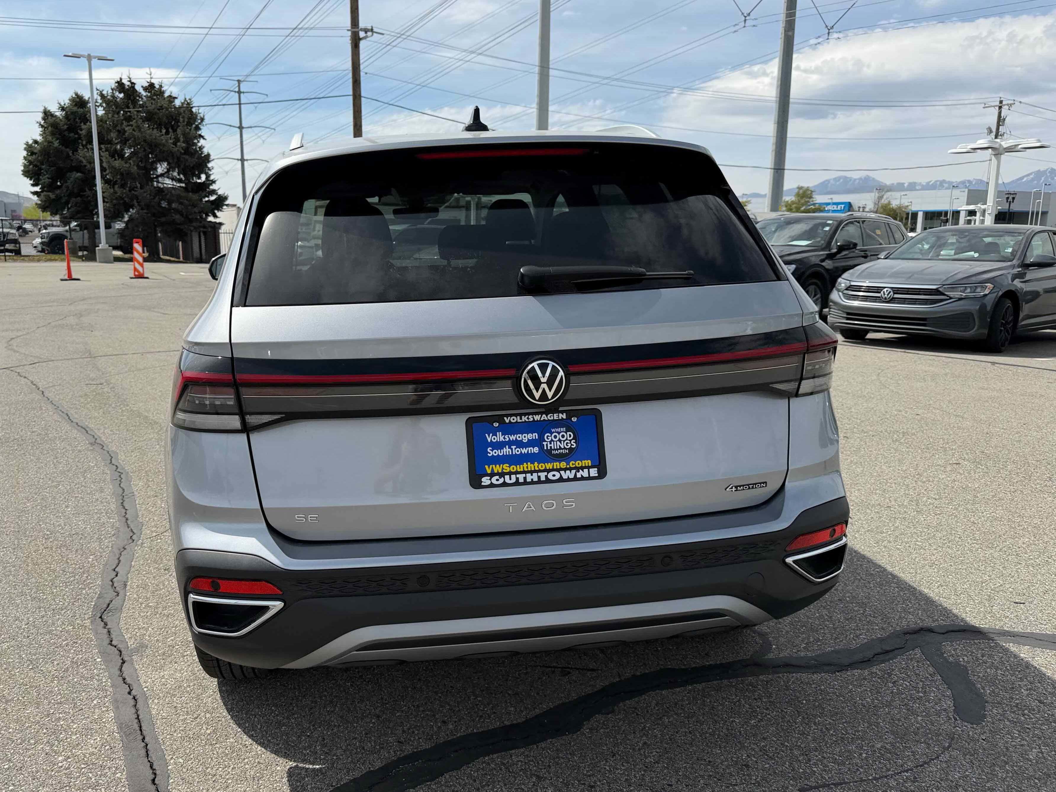 2026 Volkswagen Taos SE