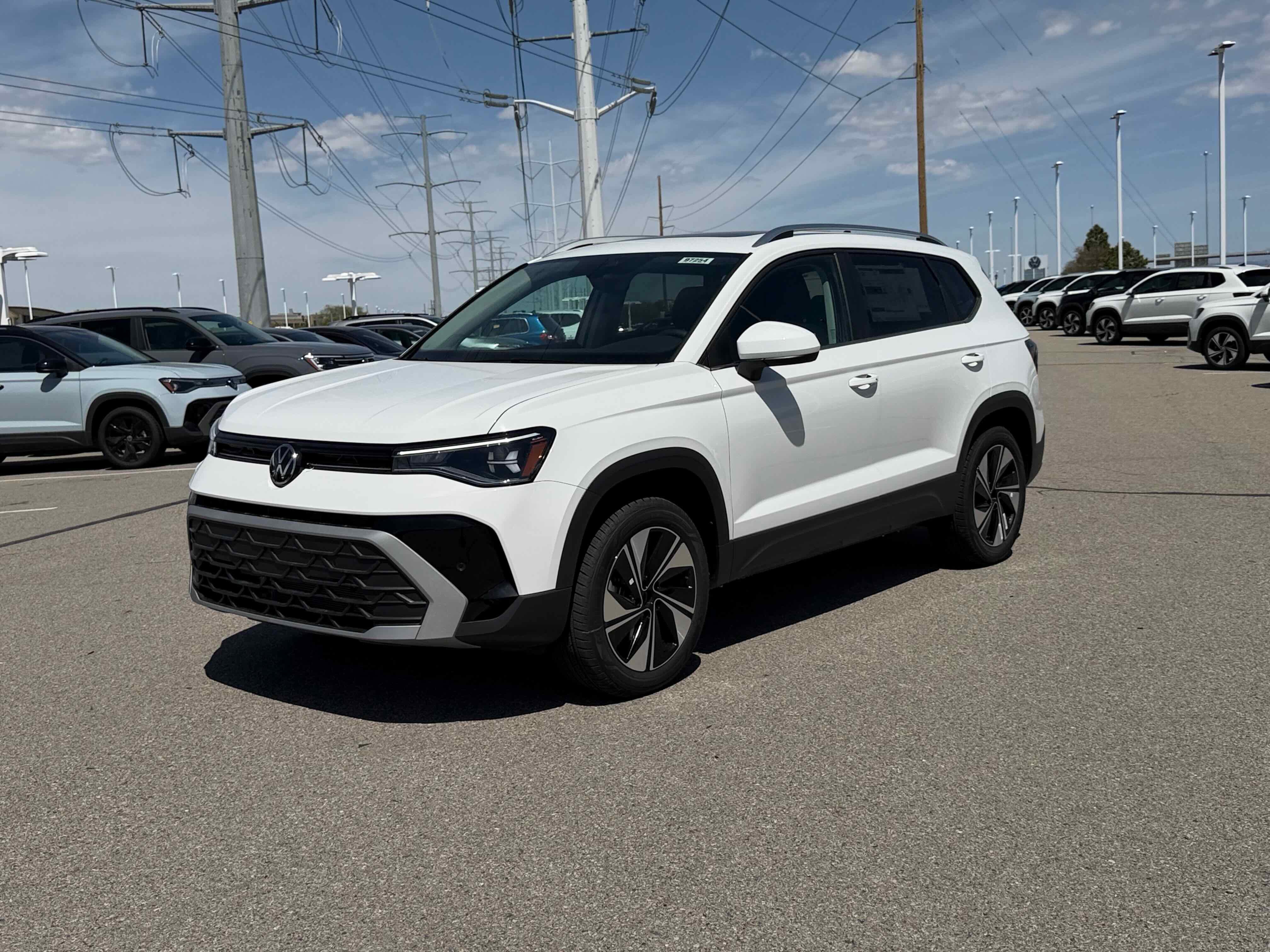 2026 Volkswagen Taos SE