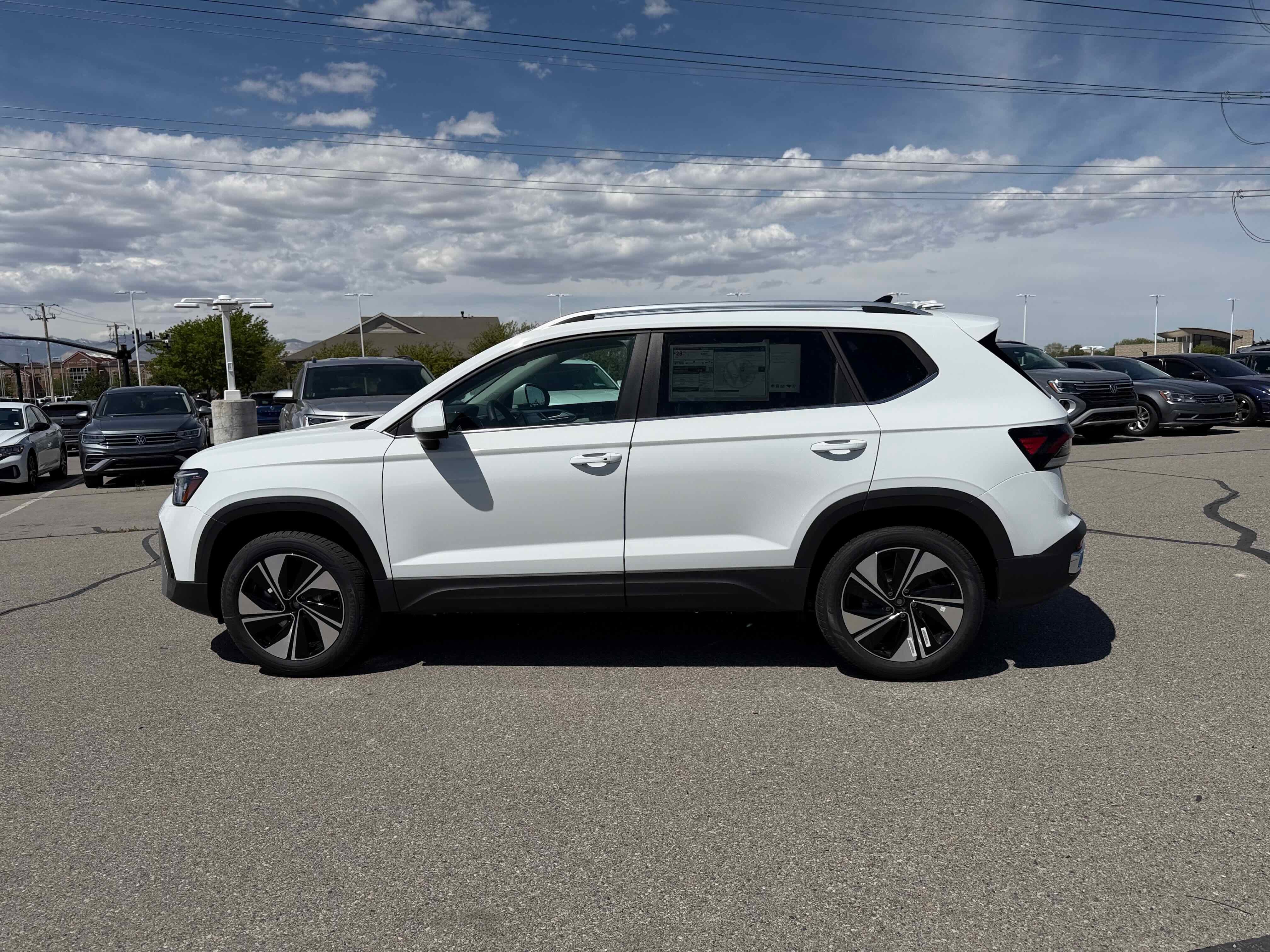 2026 Volkswagen Taos SE