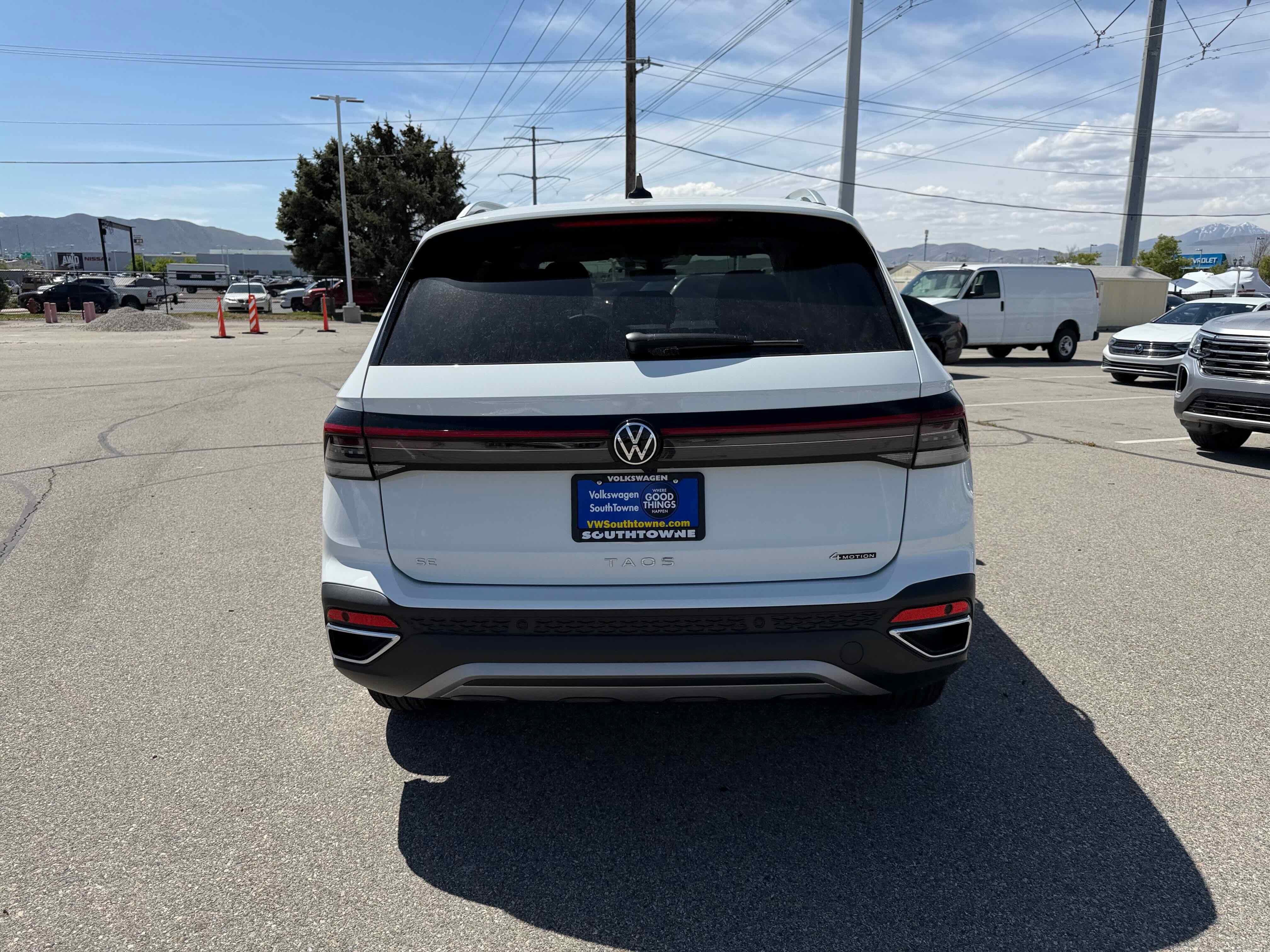2026 Volkswagen Taos SE