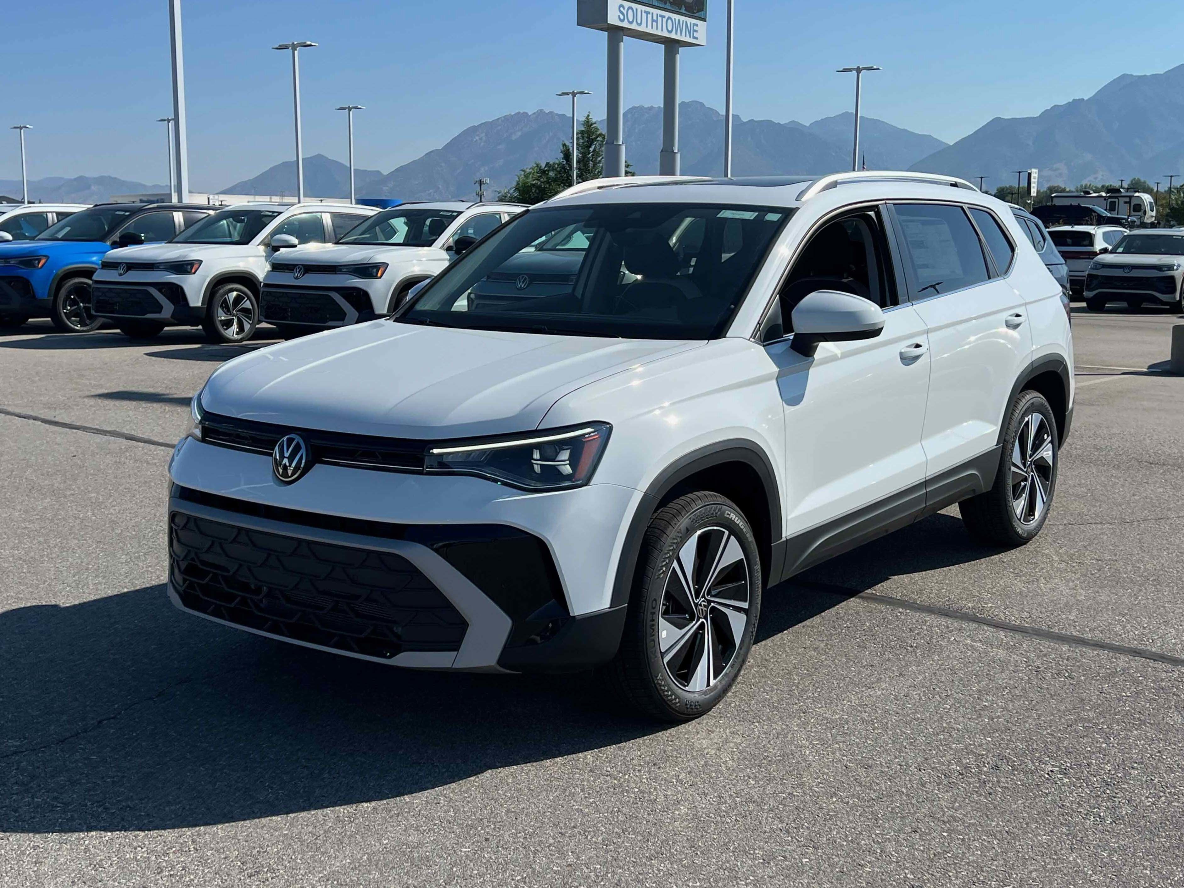 2025 Volkswagen Taos SE