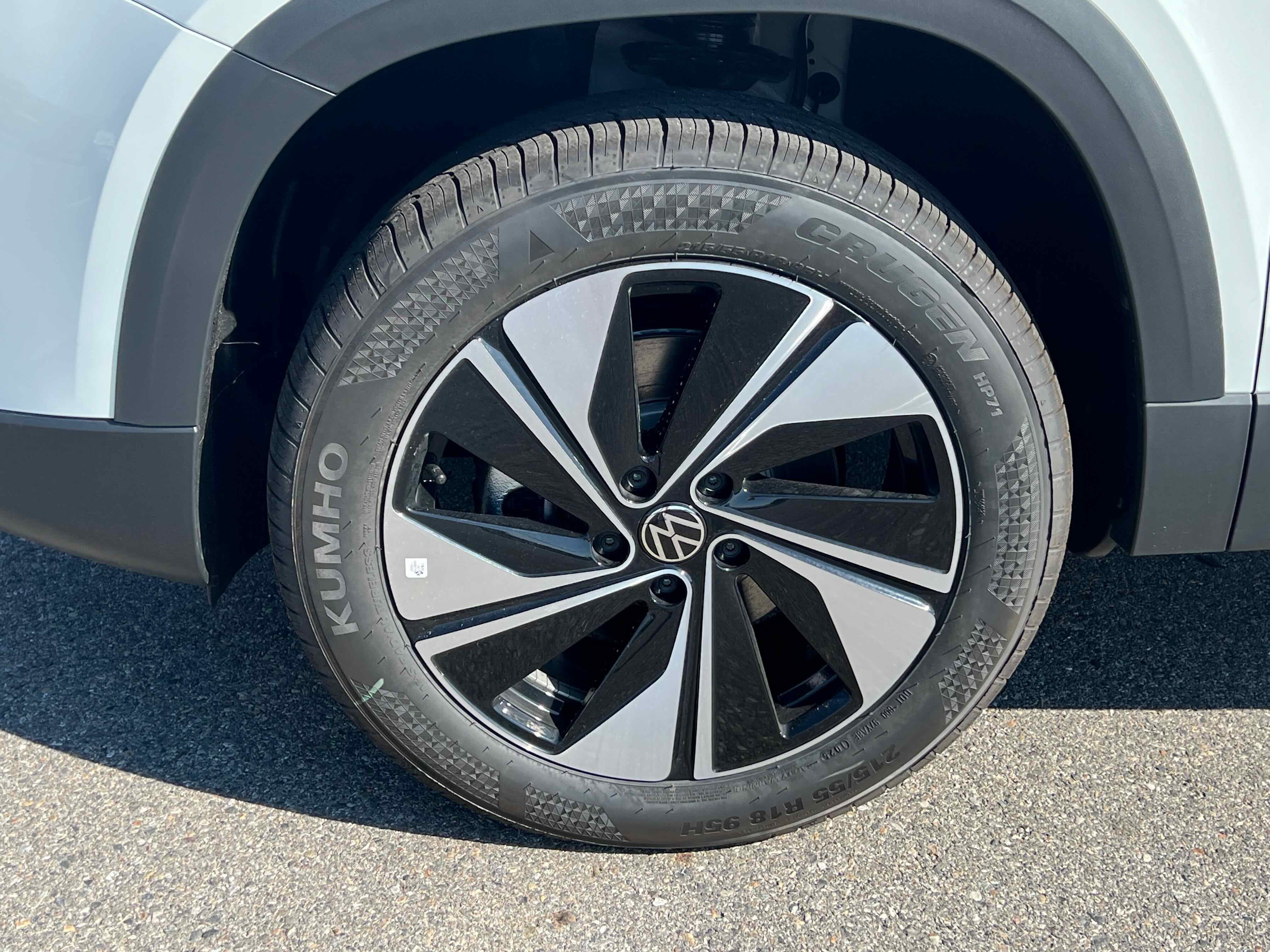 2025 Volkswagen Taos SE