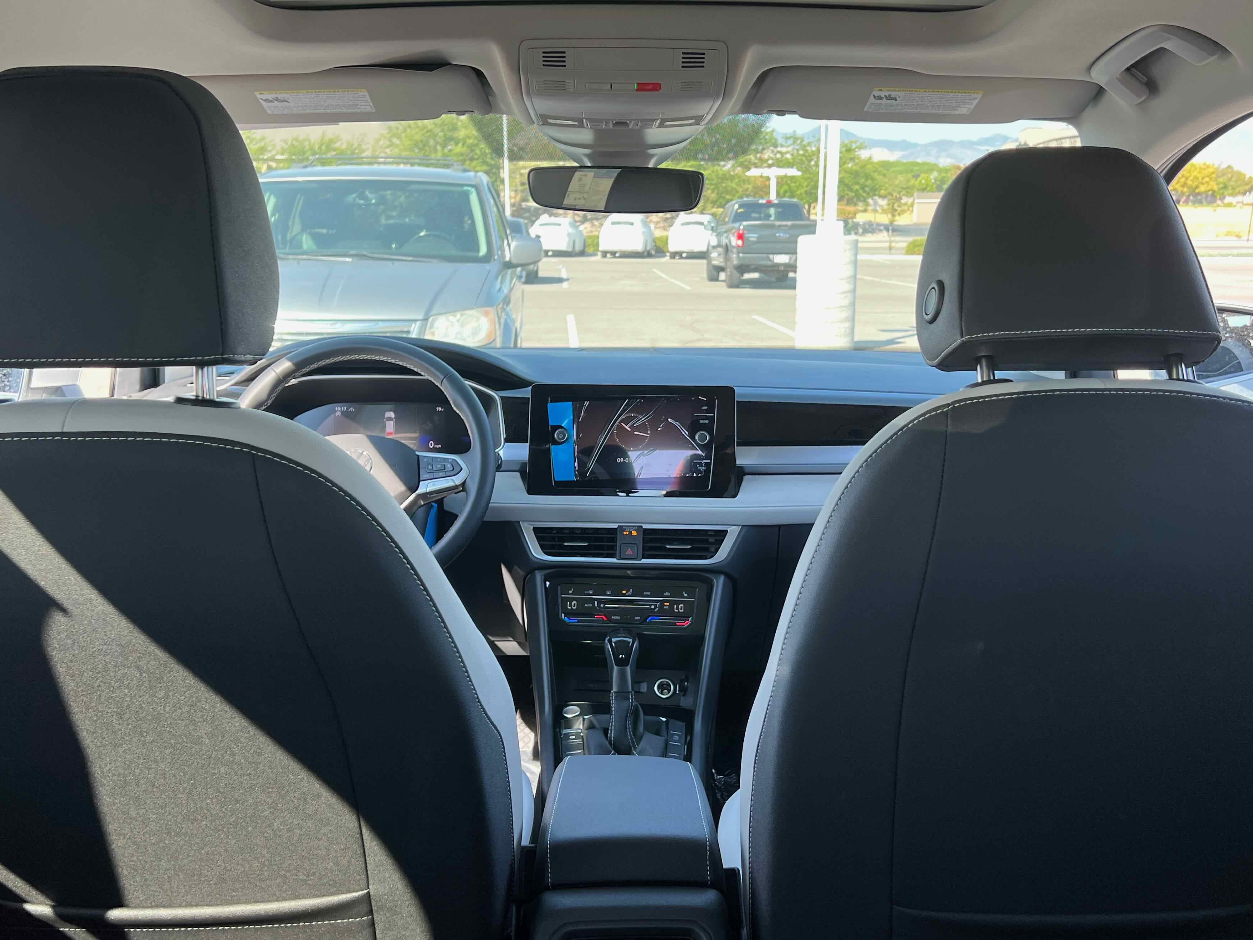 2025 Volkswagen Taos SE