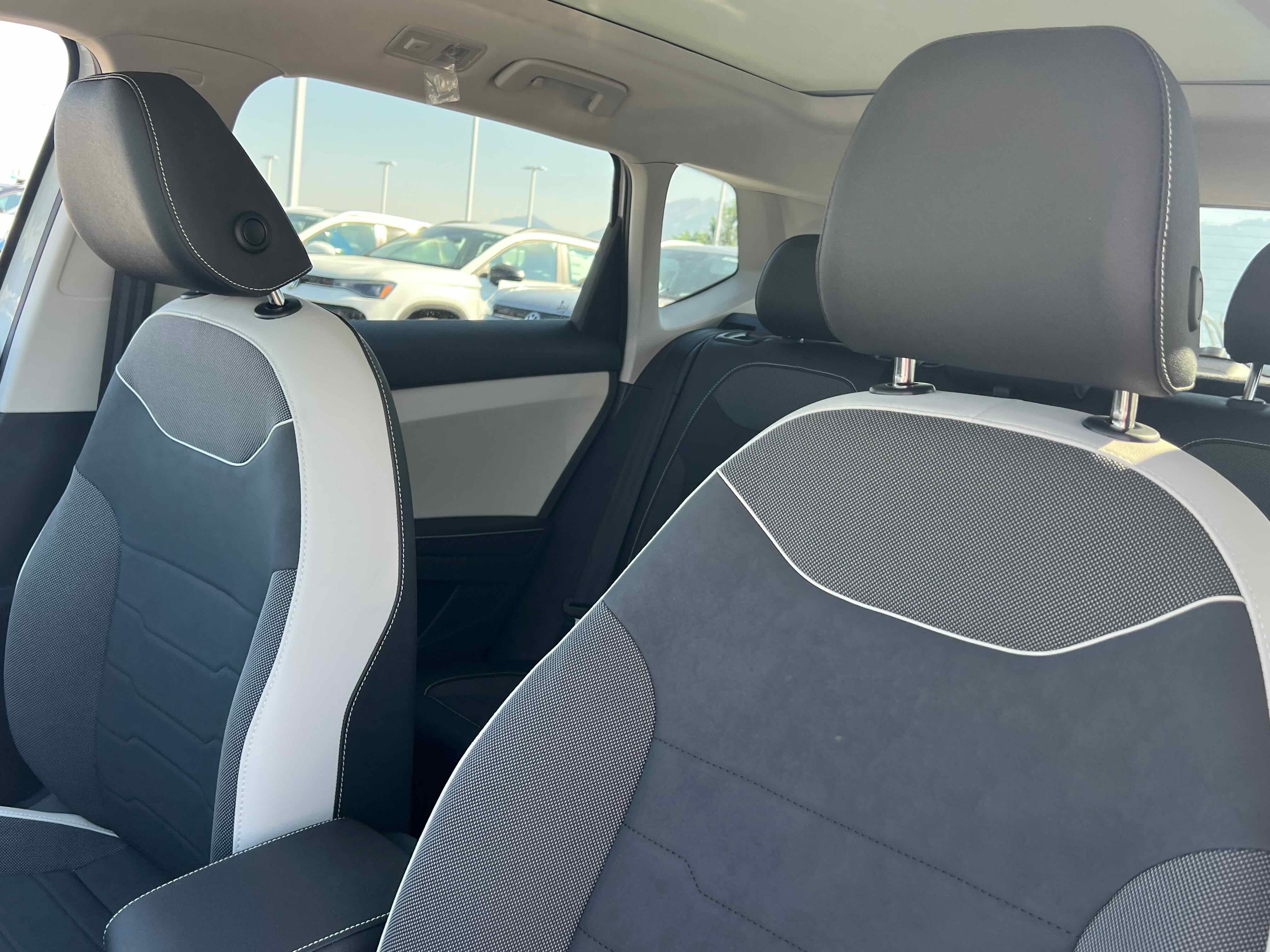 2025 Volkswagen Taos SE