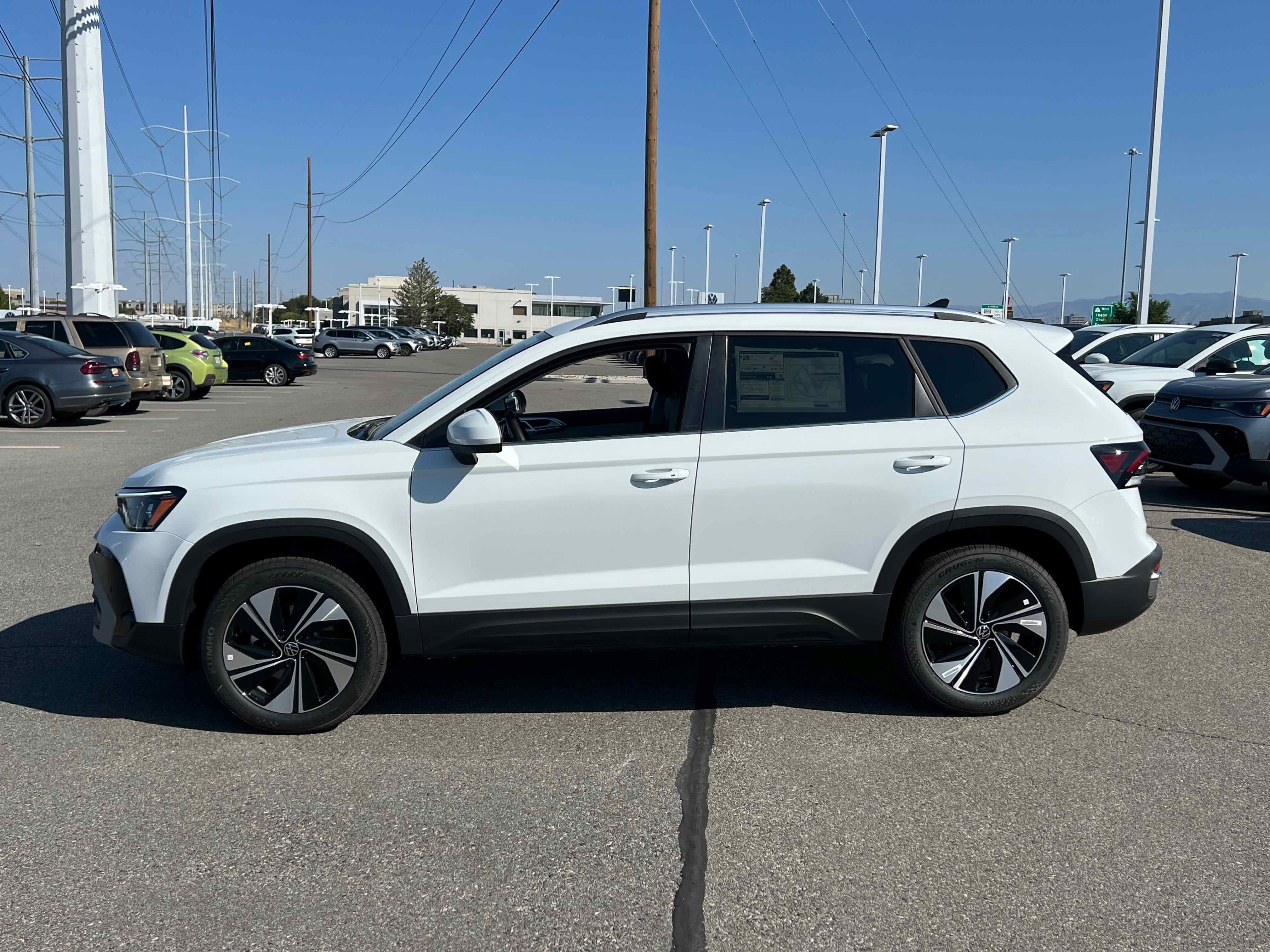 2025 Volkswagen Taos SE