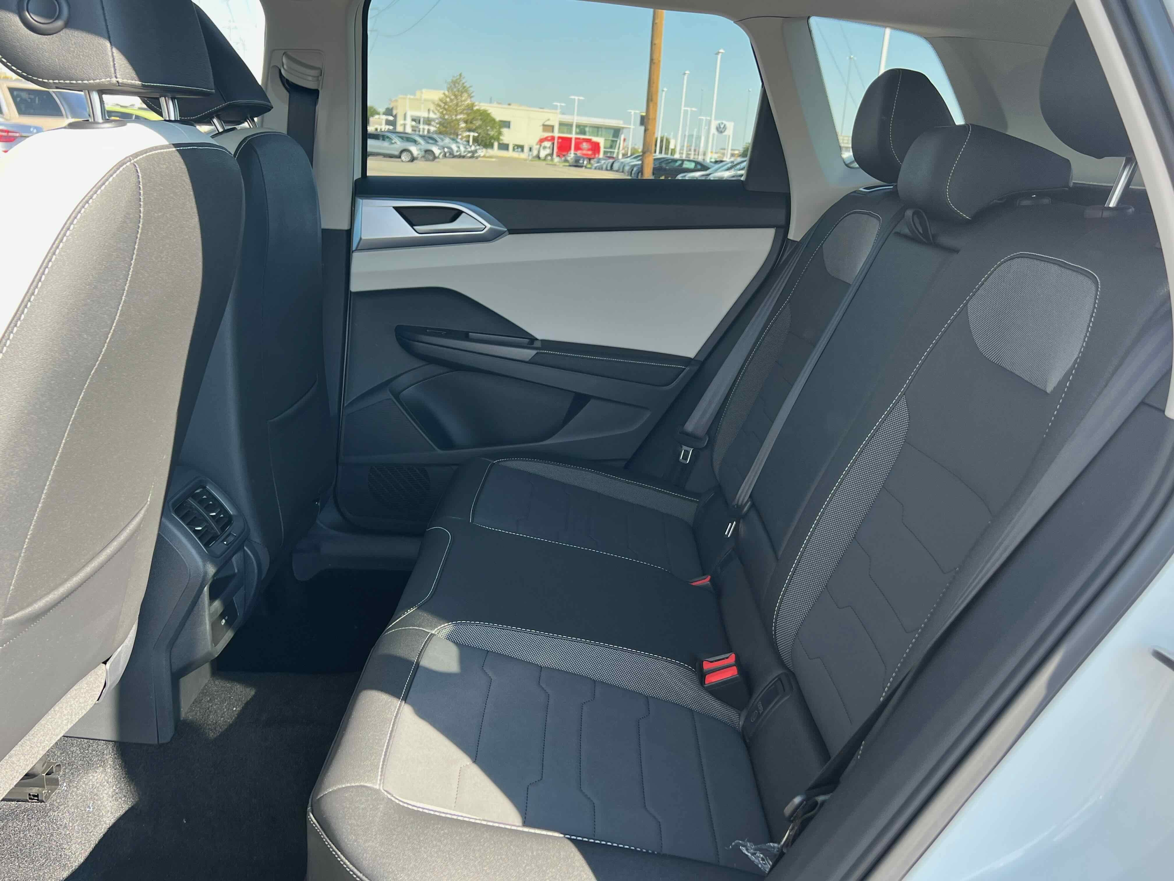 2025 Volkswagen Taos SE