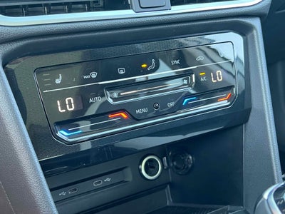 2025 Volkswagen Taos SE