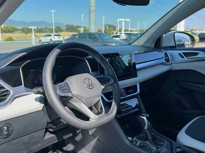 2025 Volkswagen Taos SE