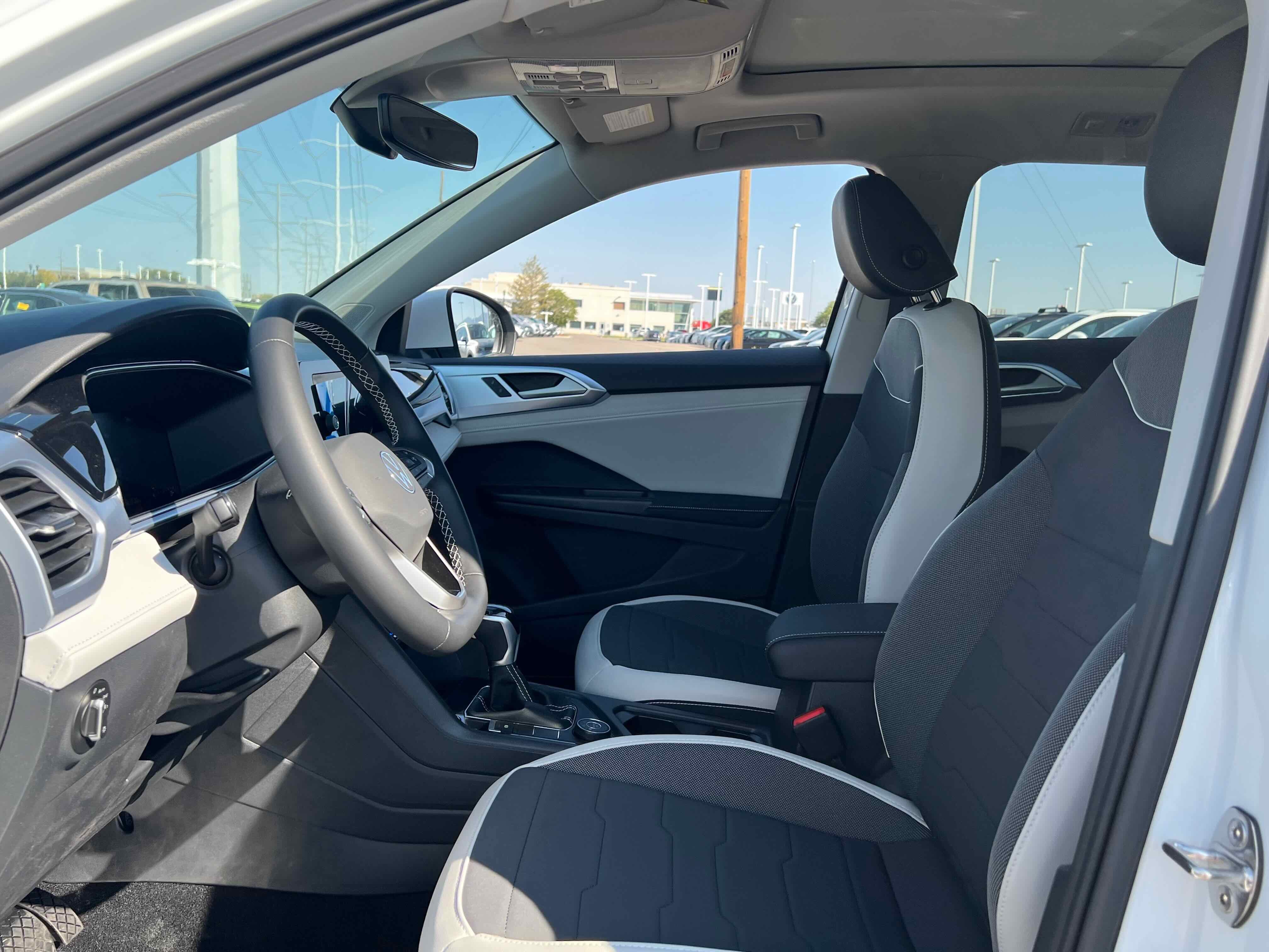 2025 Volkswagen Taos SE