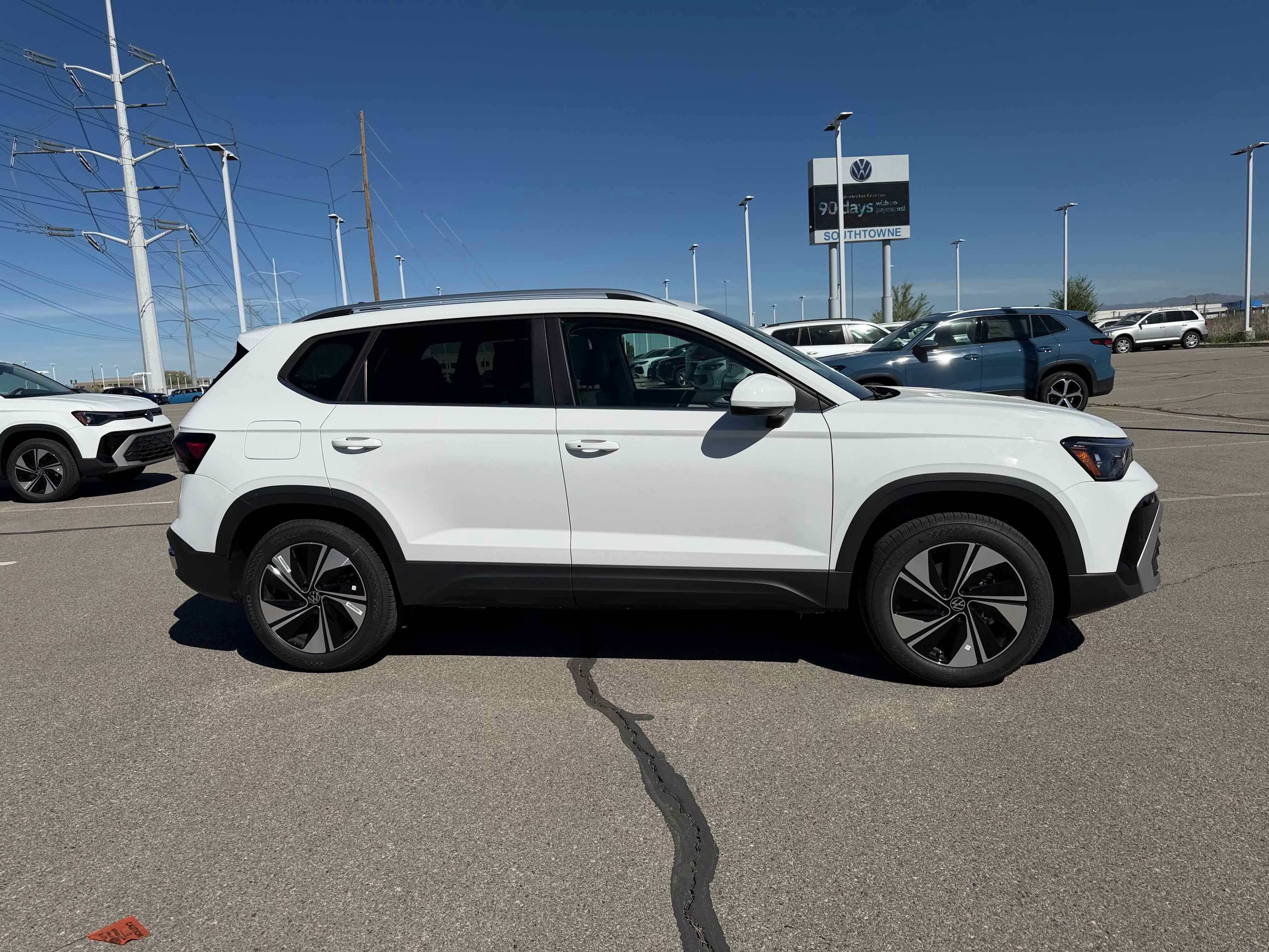 2026 Volkswagen Taos SE