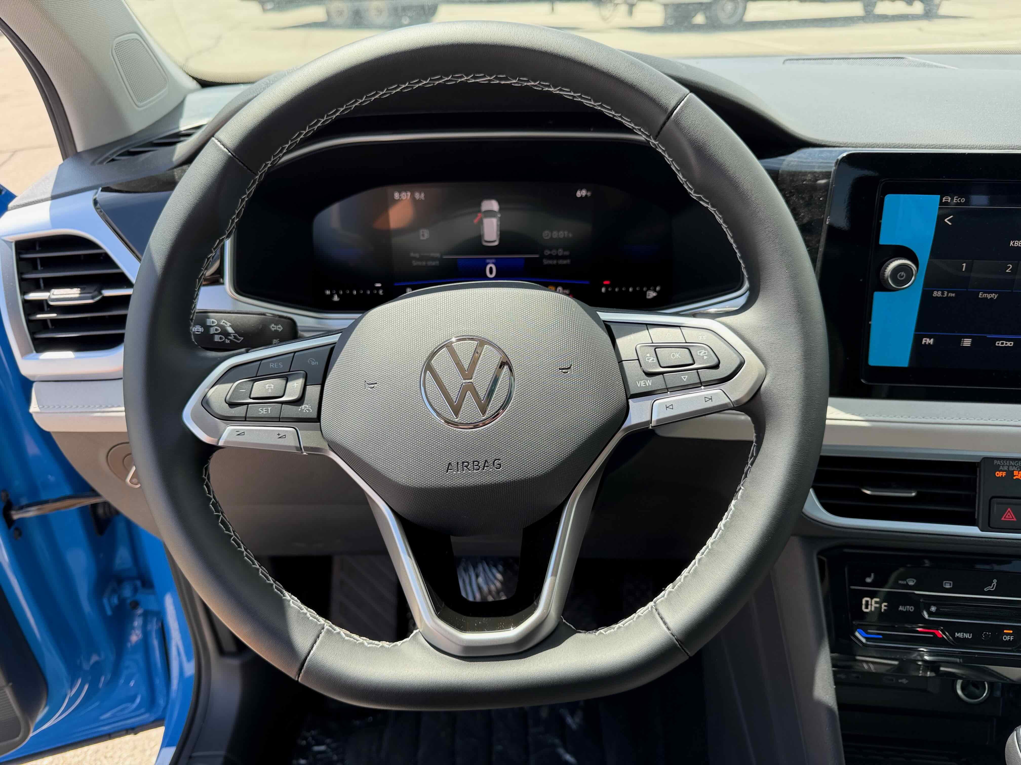 2026 Volkswagen Taos SE