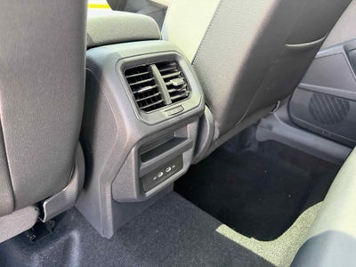 2026 Volkswagen Taos SE