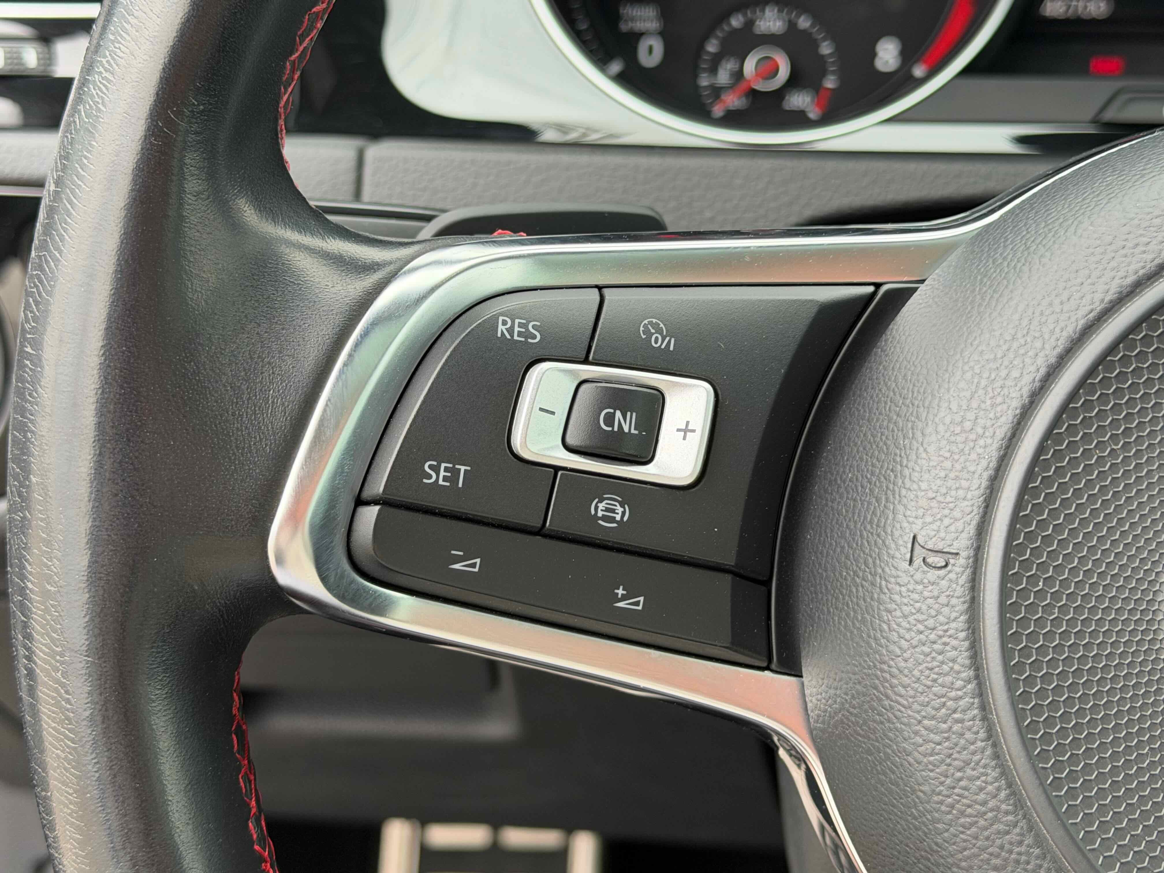 2020 Volkswagen Golf GTI SE